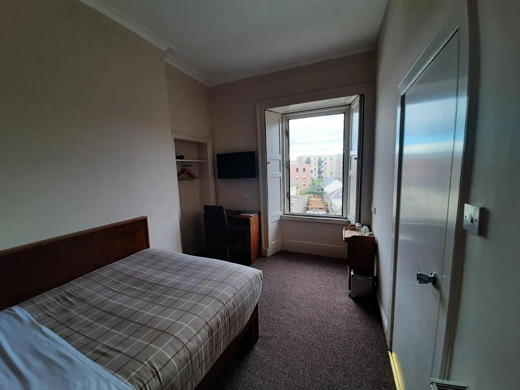 Bed in Adelphi Hotel