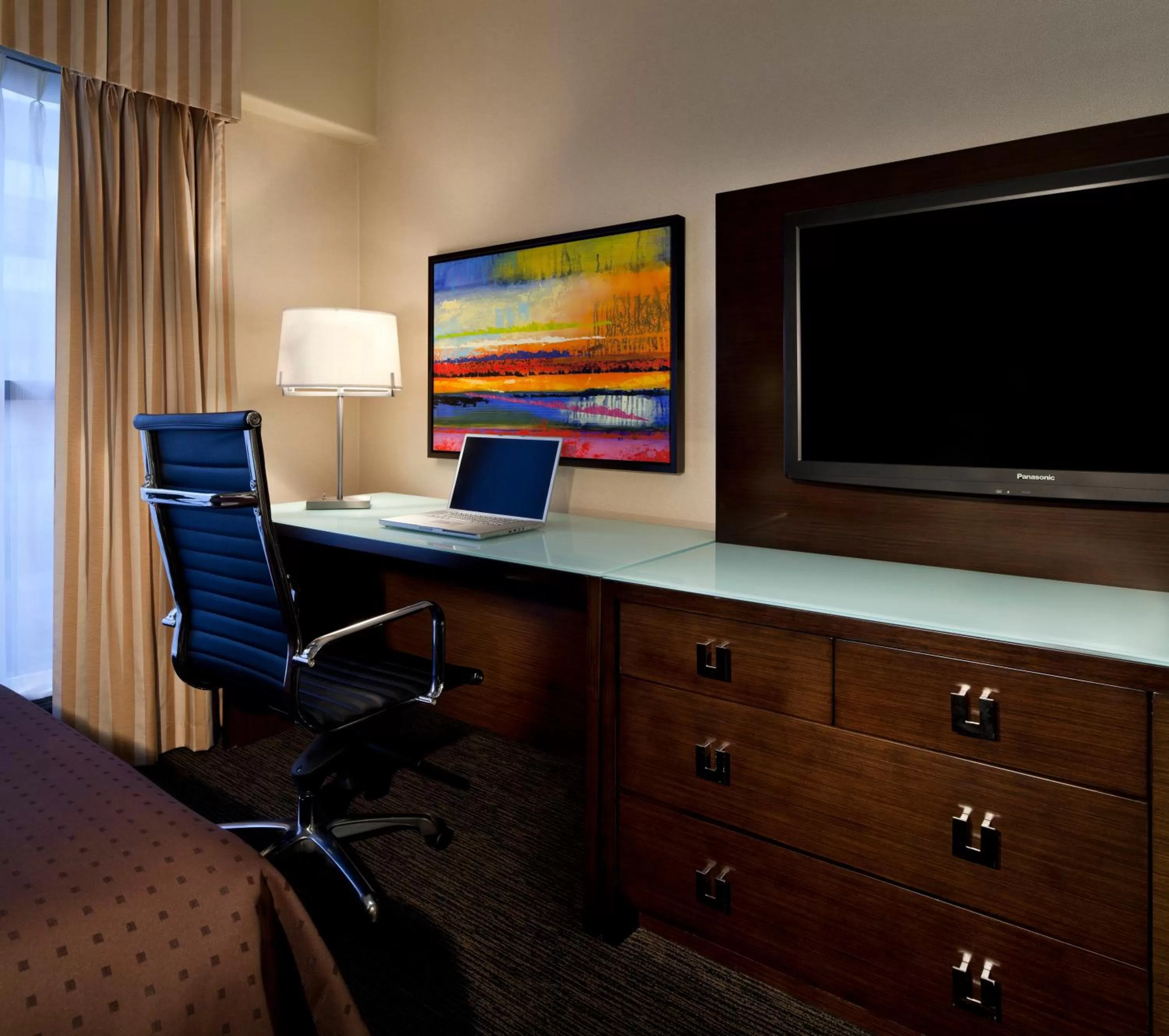 Specialty Suite in Holiday Inn & Suites Vancouver Downtown by IHG