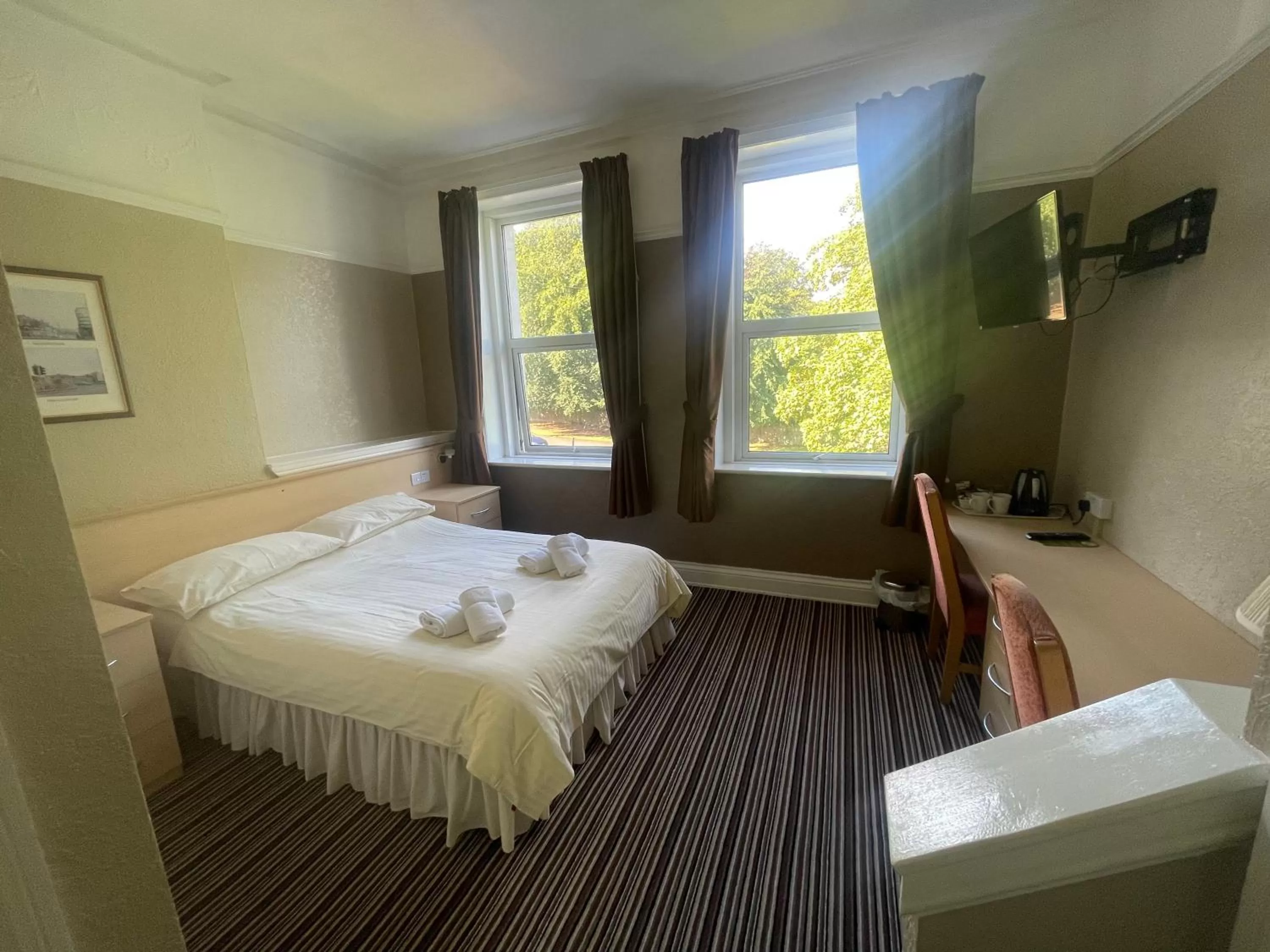 Bedroom, Bed in Mansfield Lodge Hotel Ltd