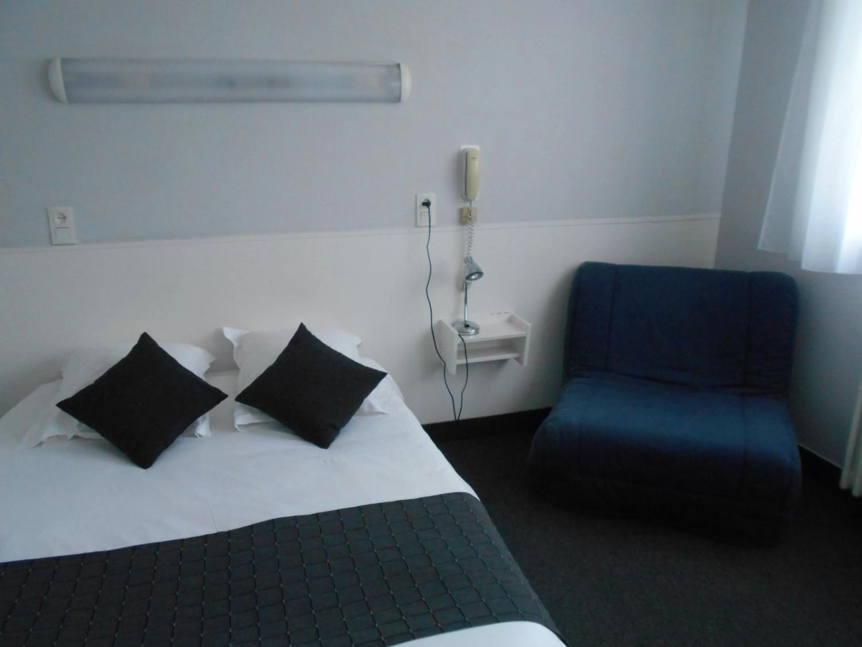 Bed in Hotel du Louvre