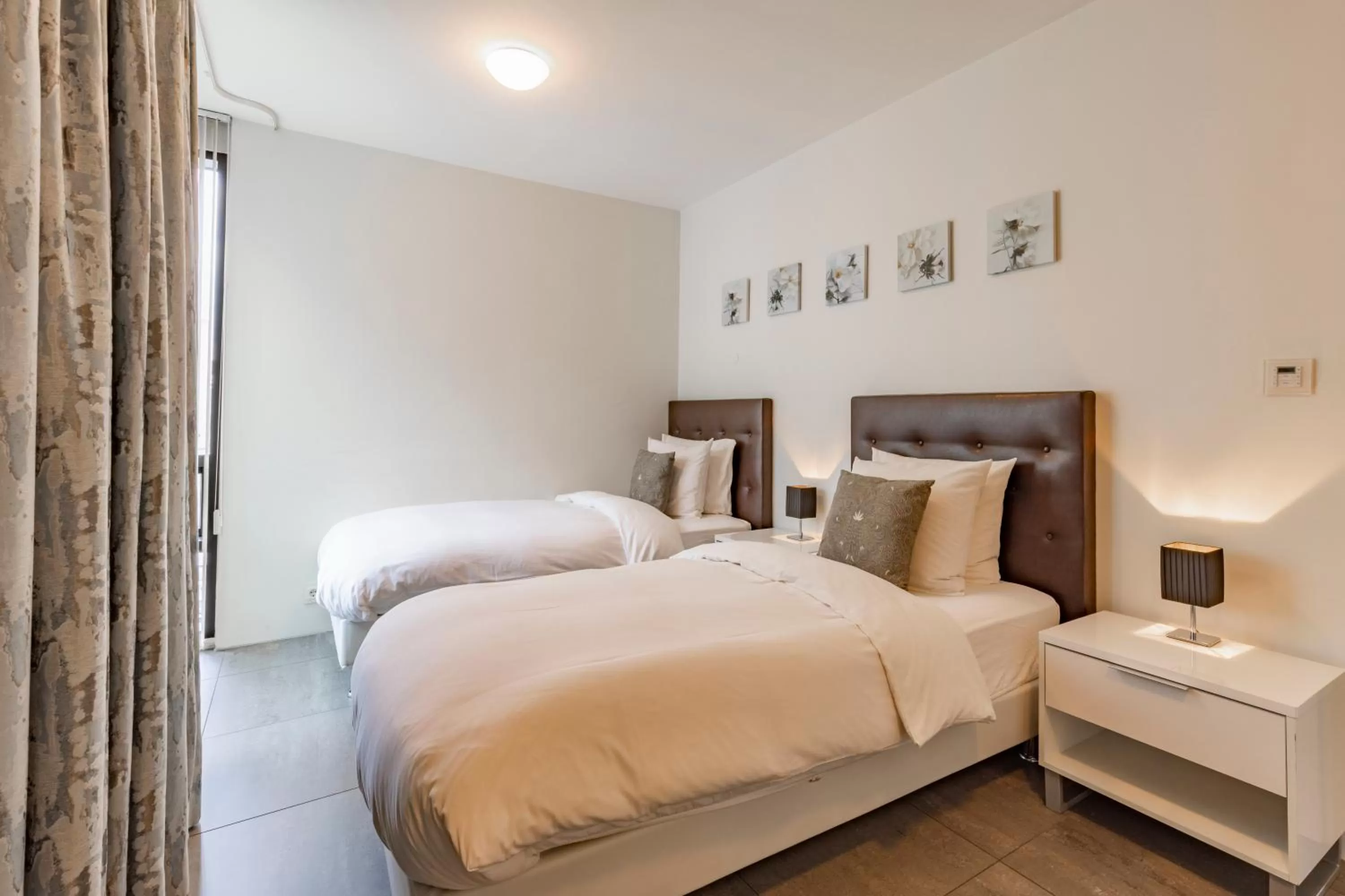 Bedroom, Bed in Black Pearl Apartment Hotel