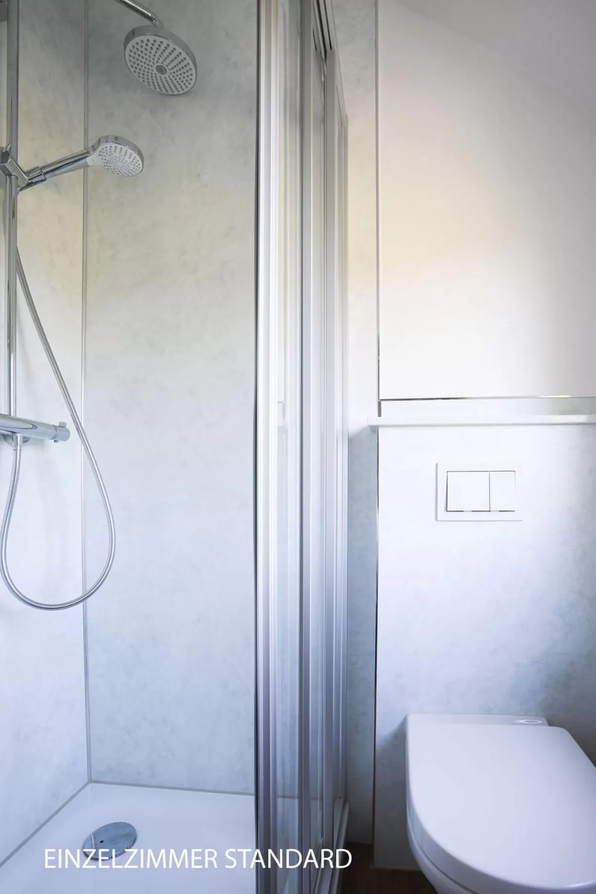 Shower in Stössels Hotel