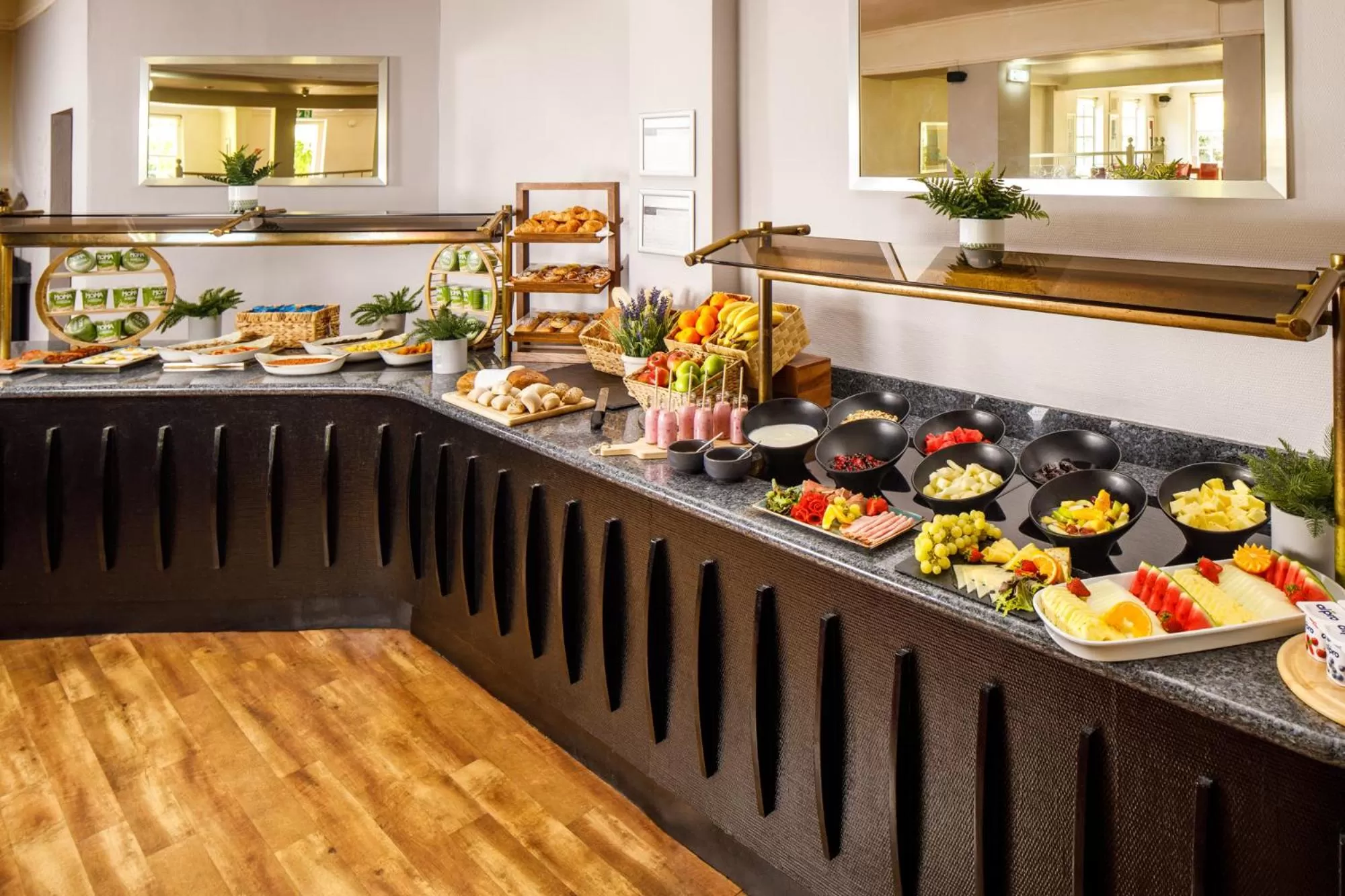 Breakfast in Mercure Bolton Georgian House Hotel