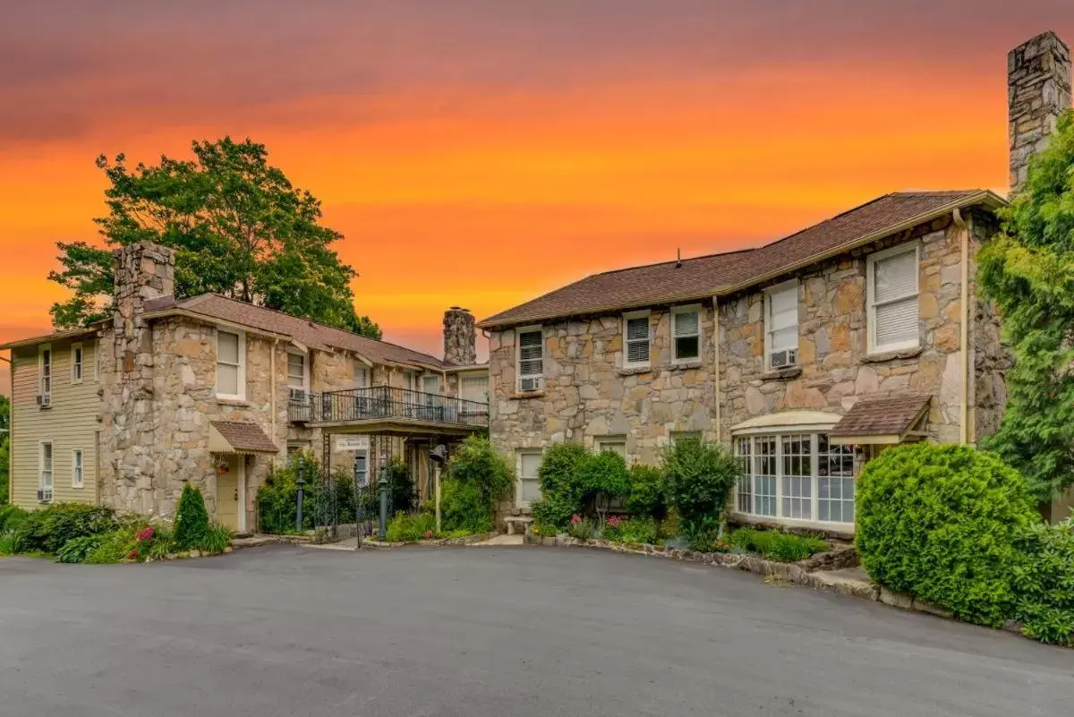 Echo Mountain Inn Echo Mountain Inn