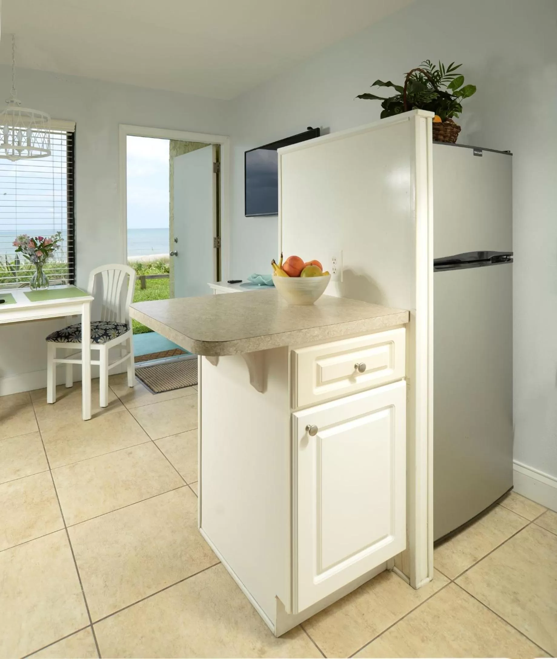 Kitchen or kitchenette in Tuckaway Shores Resort