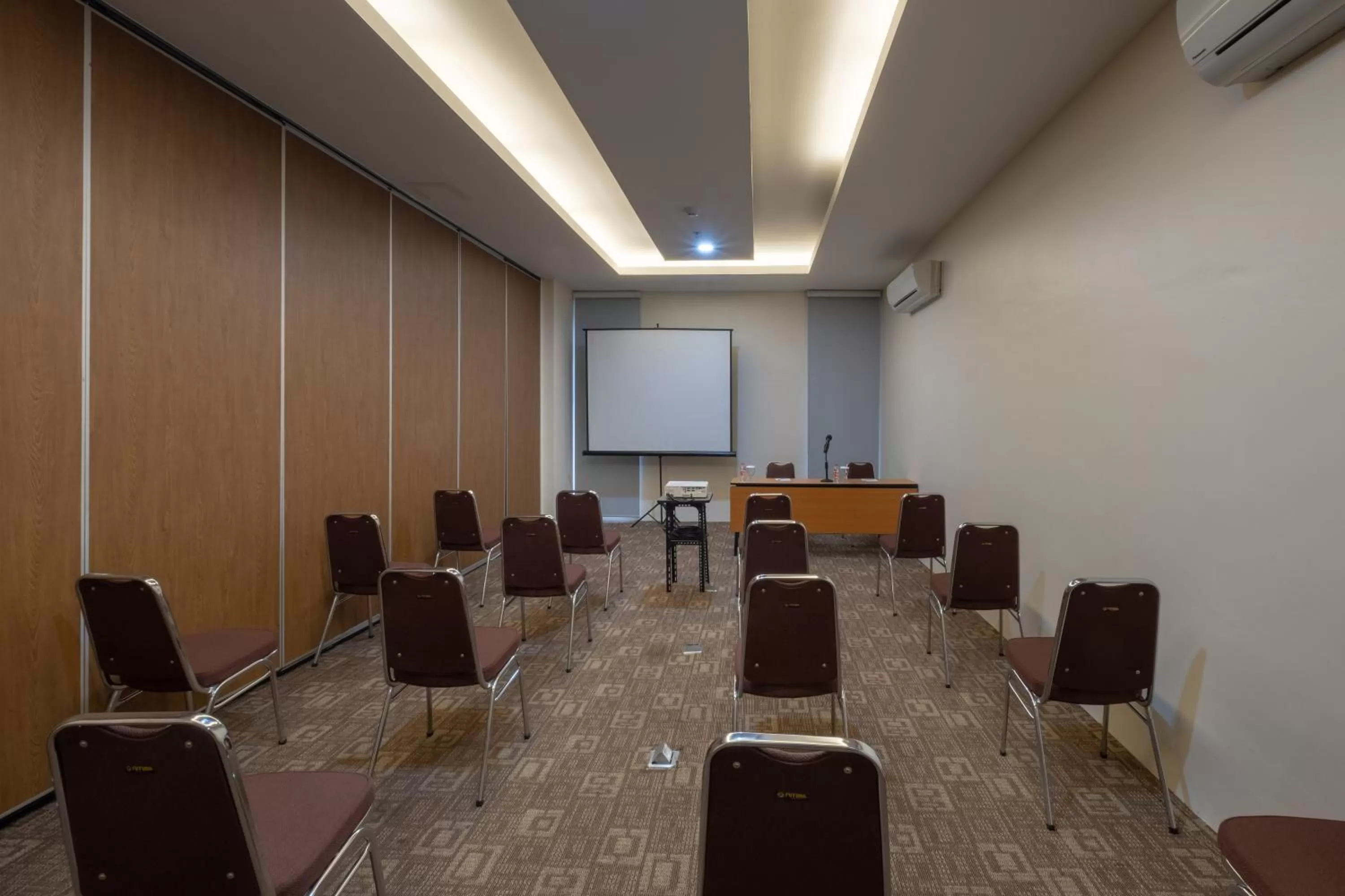 Meeting/conference room in Terraz Tree Hotel Jakarta