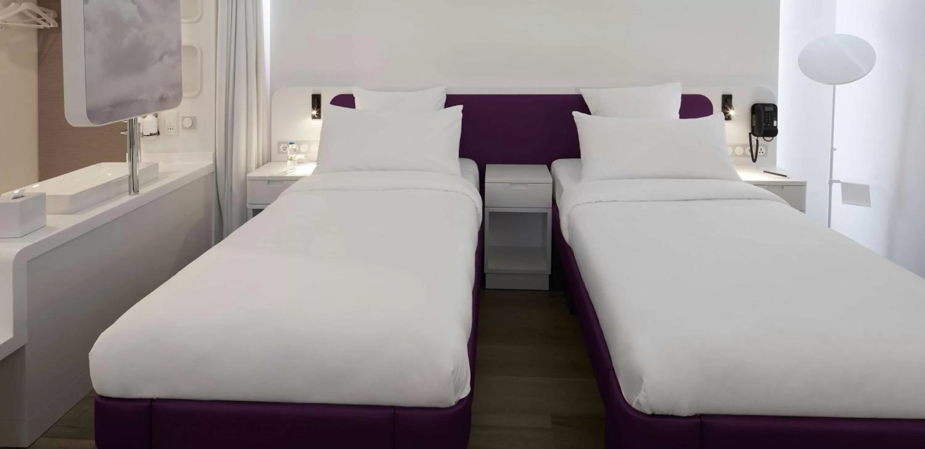 Bedroom, Bed in YOTEL Istanbul Airport, City Entrance