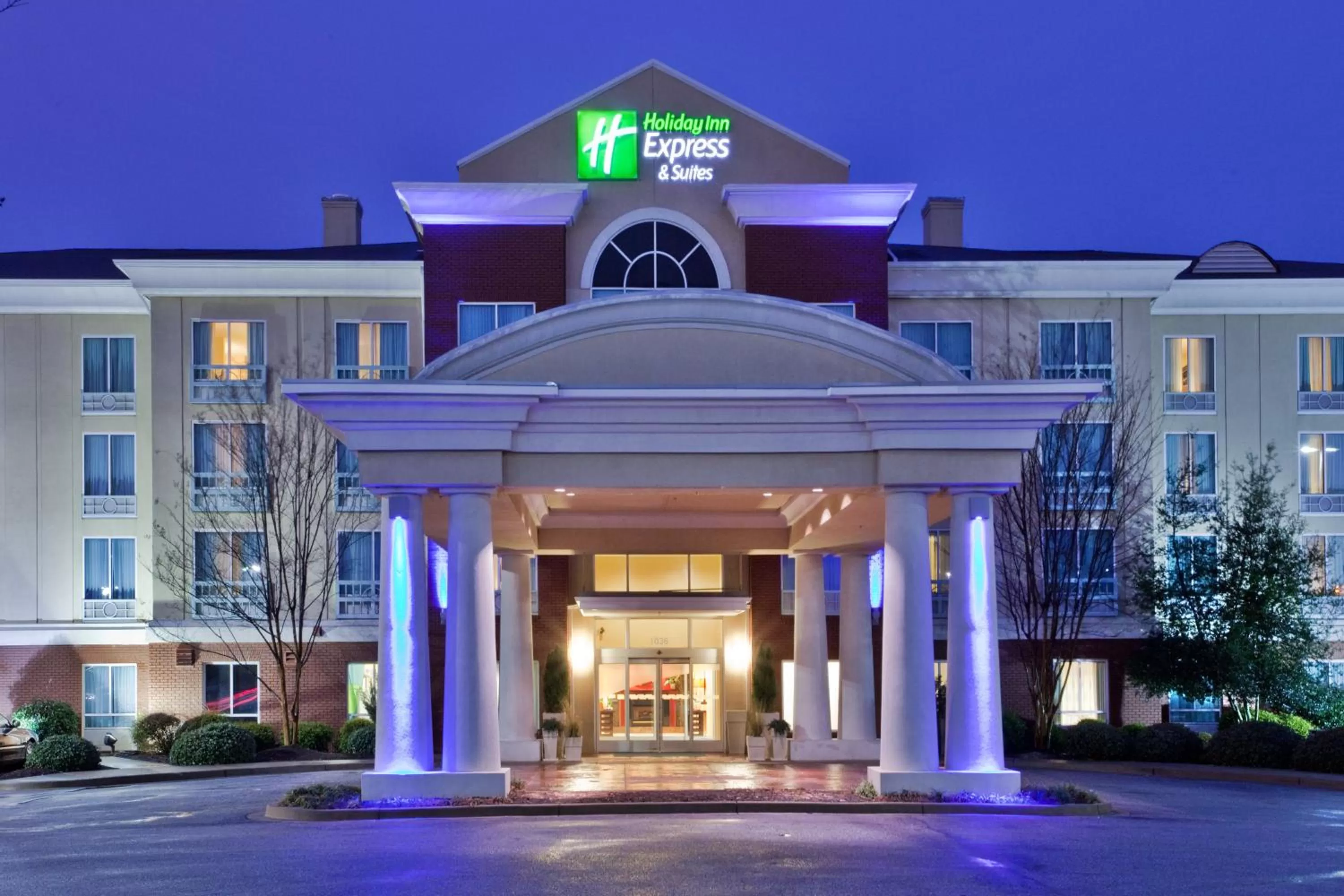 Property building in Holiday Inn Express & Suites Greenville-I-85 & Woodruff Rd by IHG