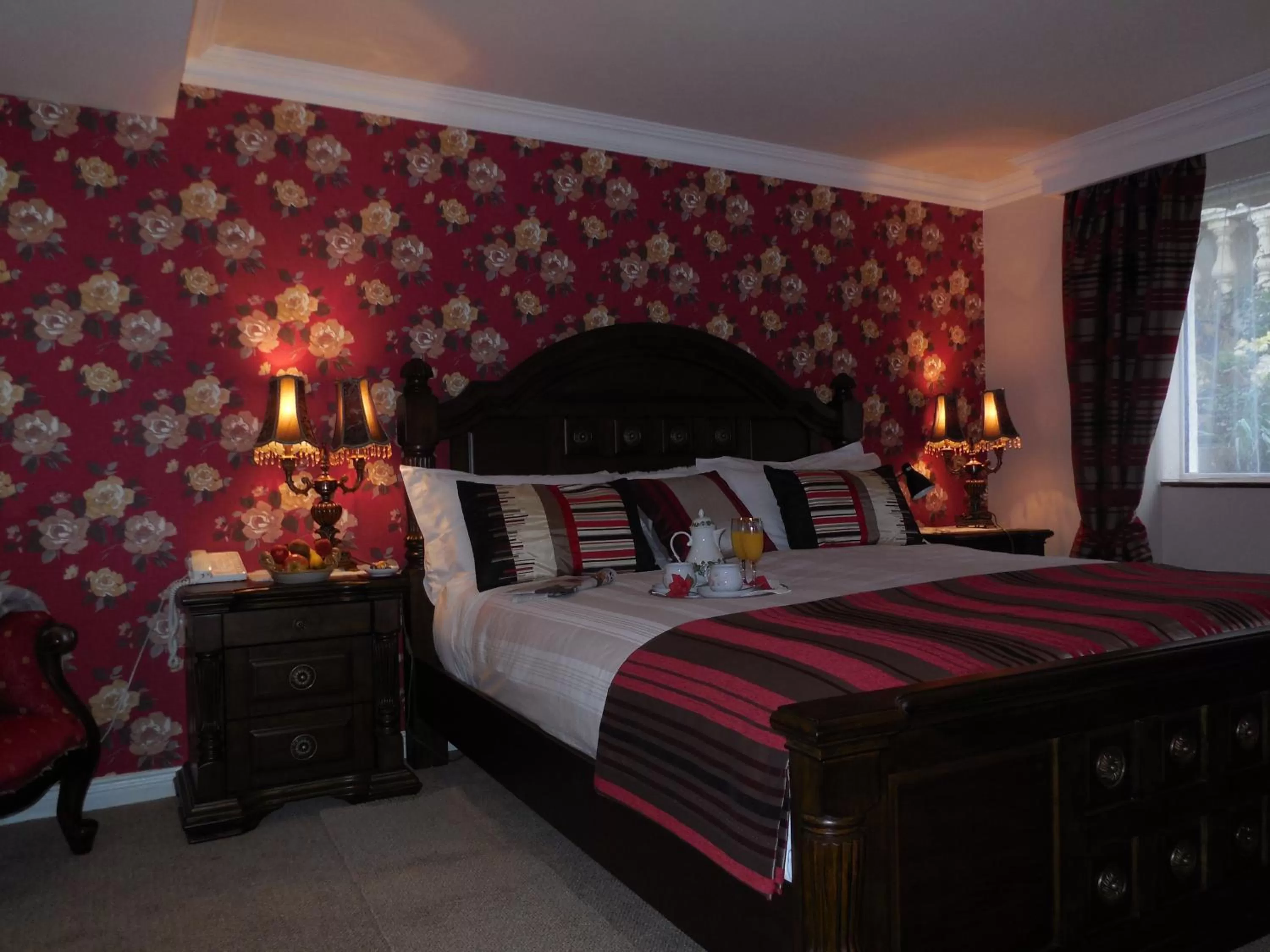 Photo of the whole room, Bed in Crystal Springs B&B