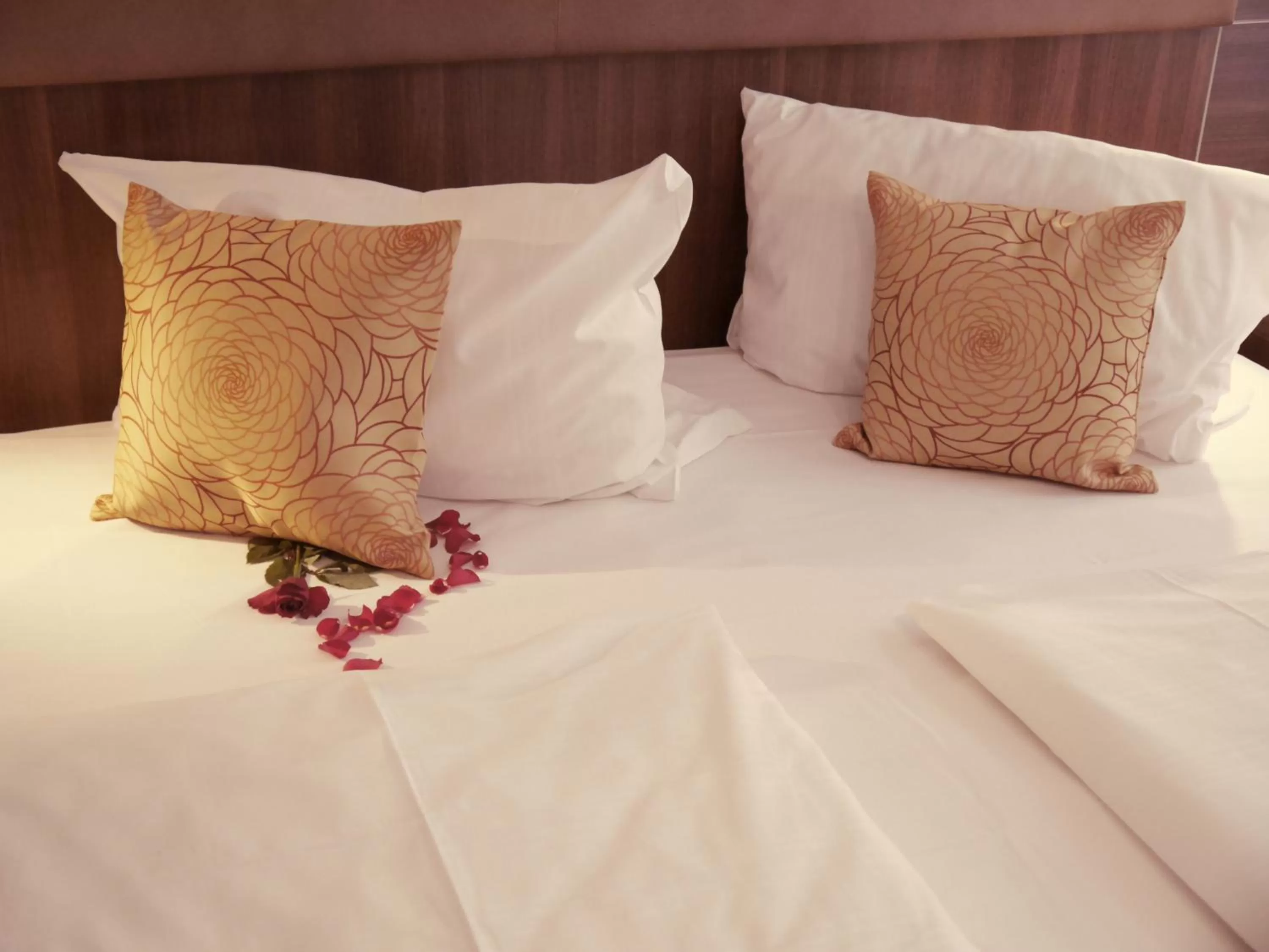 Decorative detail, Bed in Romantica Hotel Blauer Hecht