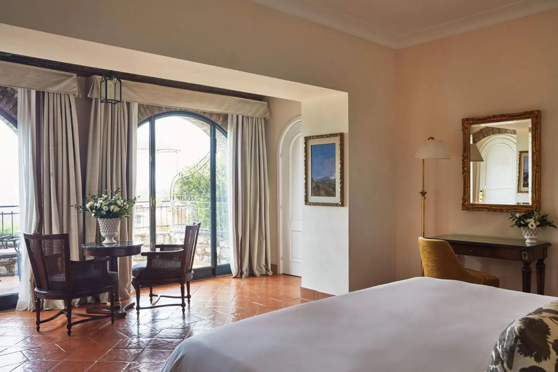 Deluxe Double Room with Balcony or Terrace and Sea View in Grand Hotel Timeo, A Belmond Hotel, Taormina Deluxe Double Room with Balcony or Terrace and Sea View in Grand Hotel Timeo, A Belmond Hotel, Taormina
