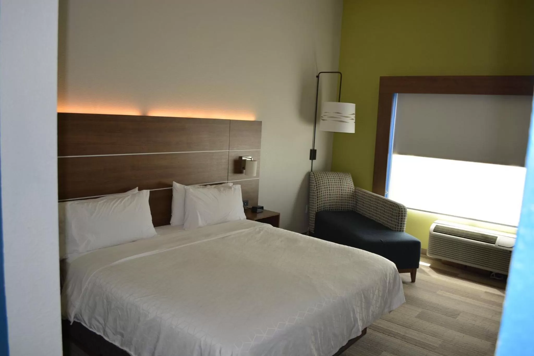 Photo of the whole room, Bed in Holiday Inn Express & Suites - Liberal by IHG