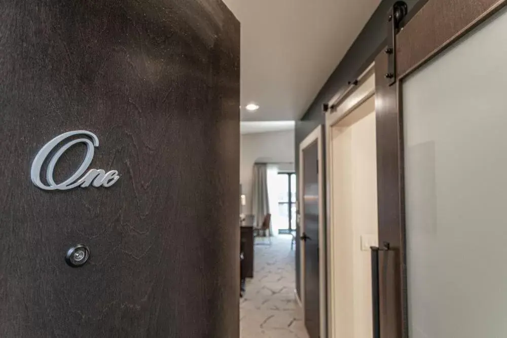 King Room with Balcony in Ghost Light Inn King Room with Balcony in Ghost Light Inn