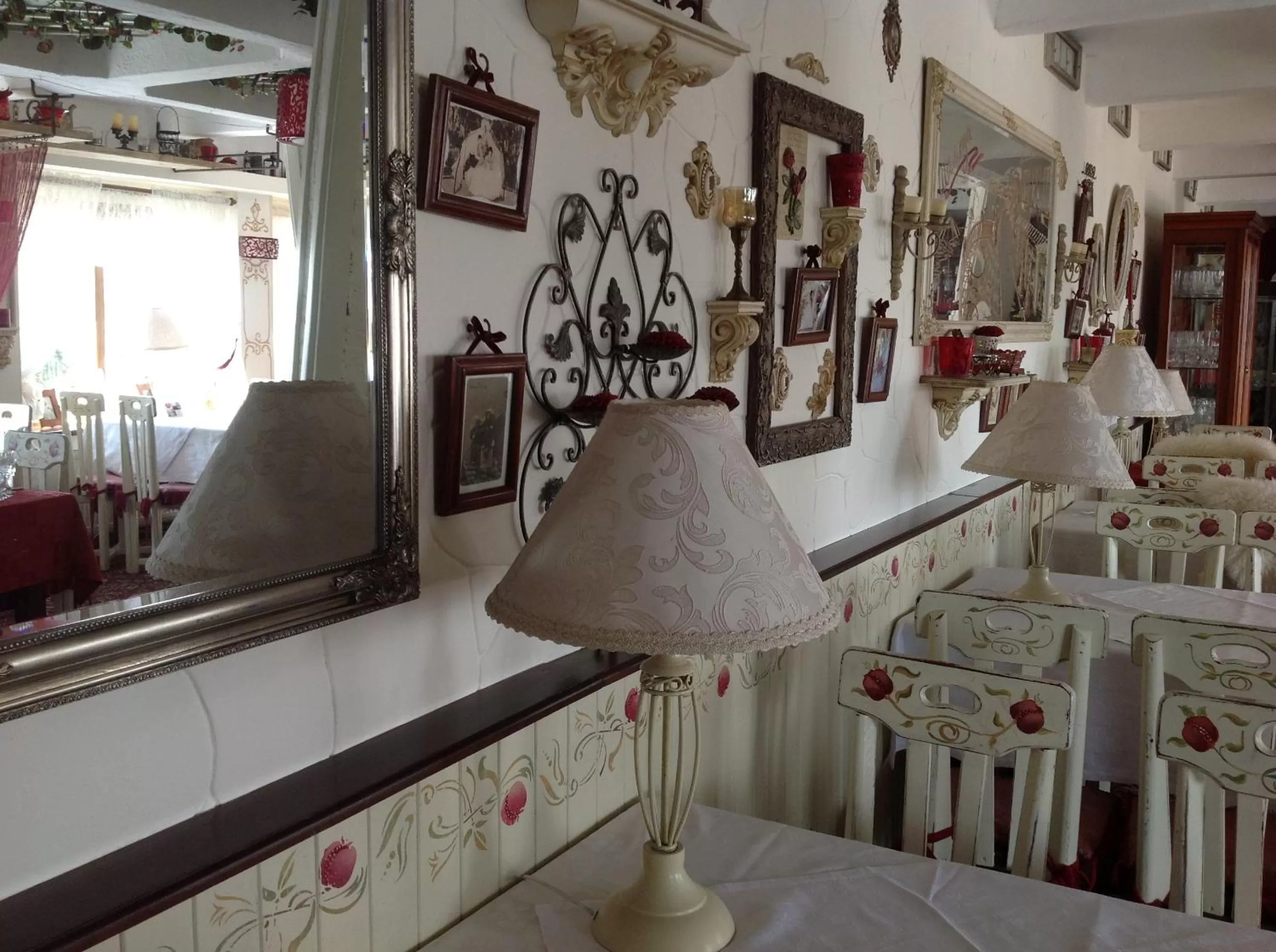 Restaurant/places to eat in Shalanda