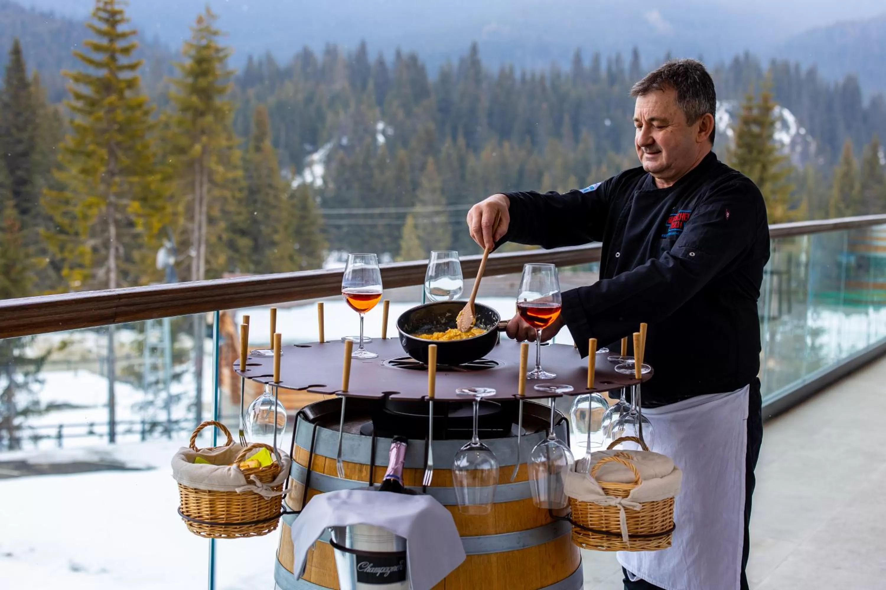 Restaurant/places to eat in Hotel Belmont