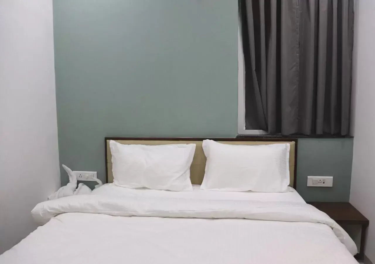 Standard Double Room - single occupancy in Sharman Suites Standard Double Room - single occupancy in Sharman Suites