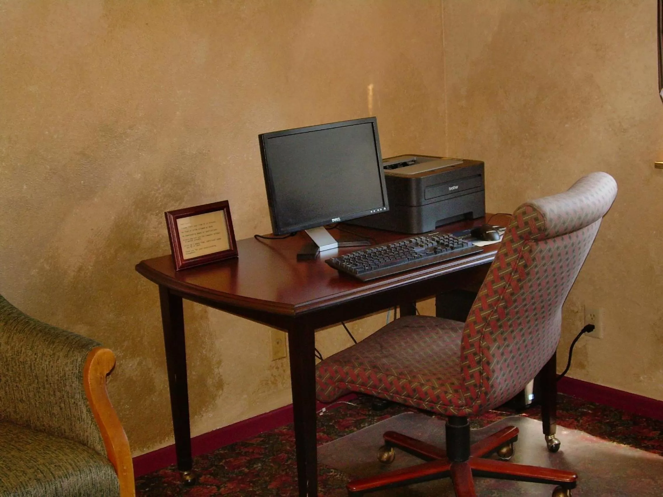 Business facilities in Super 8 by Wyndham Milwaukee Airport