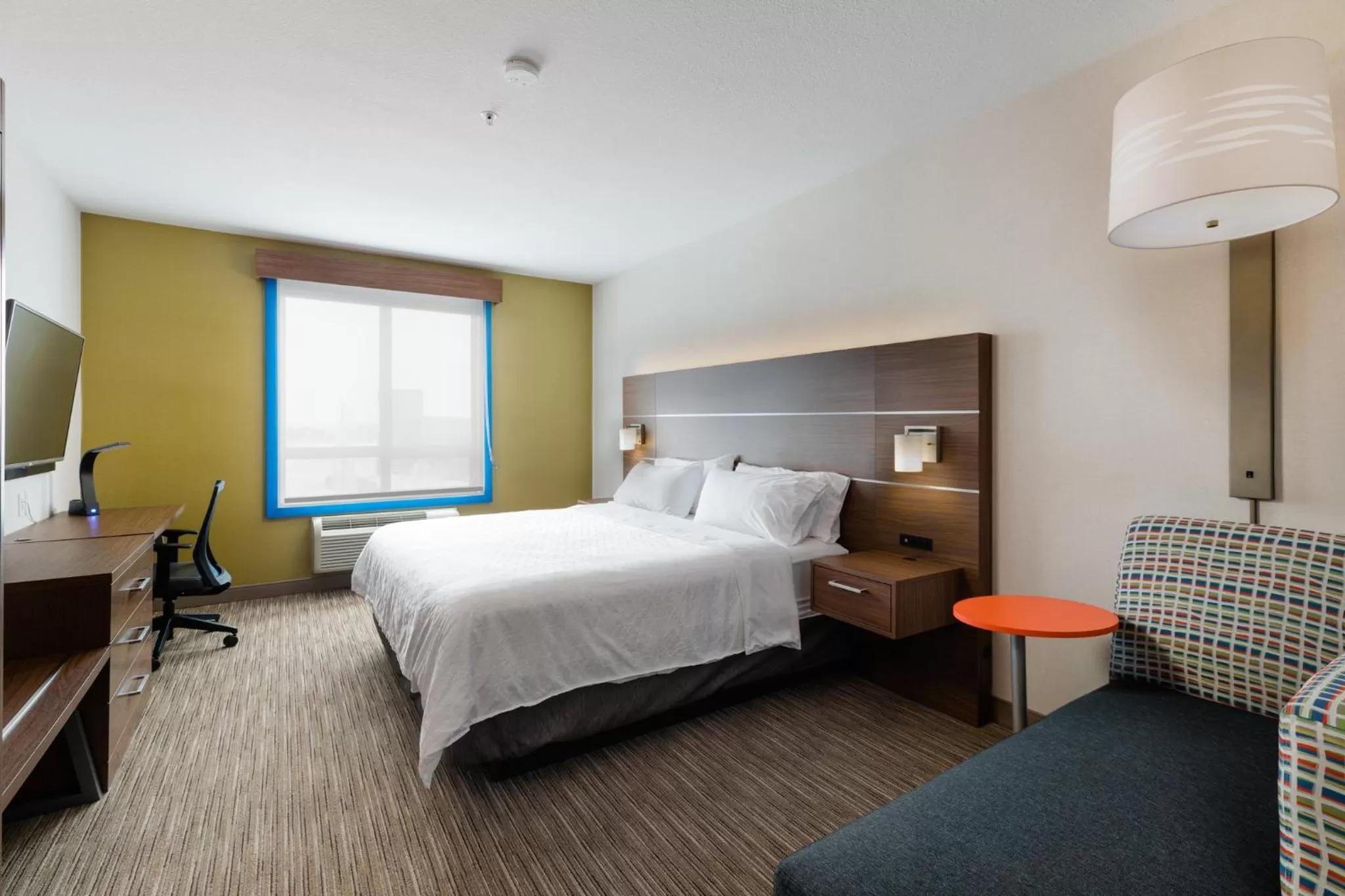 Photo of the whole room, Bed in Holiday Inn Express Grande Prairie by IHG