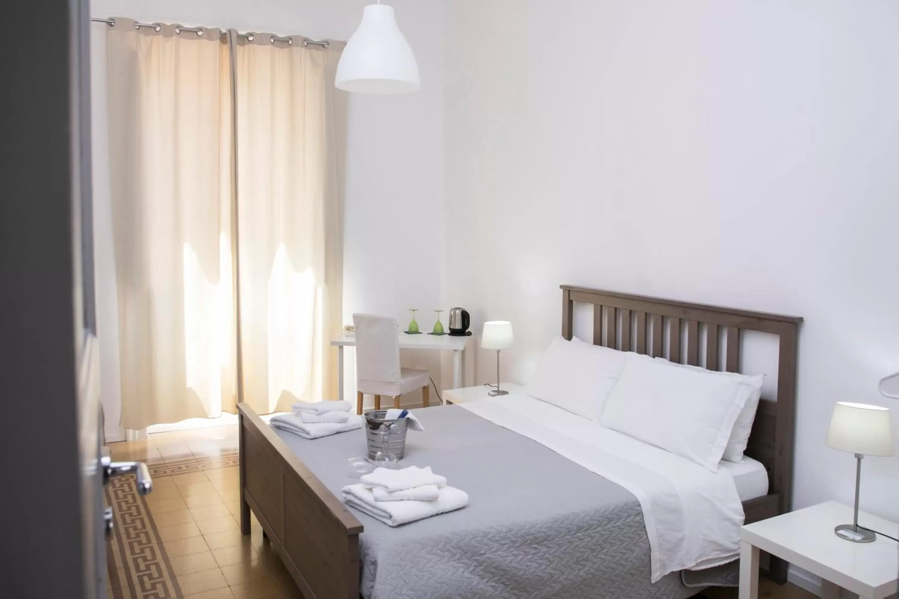 Triple Room with Private External Bathroom and City View in B&B Barone Sieri Pepoli Triple Room with Private External Bathroom and City View in B&B Barone Sieri Pepoli