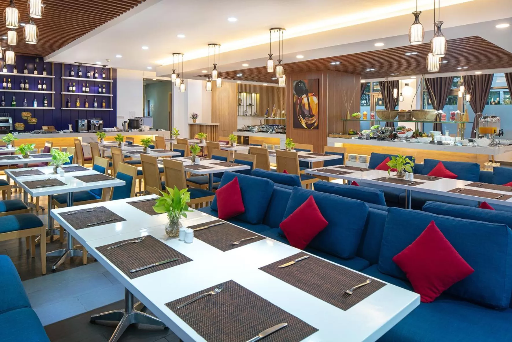 Restaurant/places to eat in Ibis Saigon South