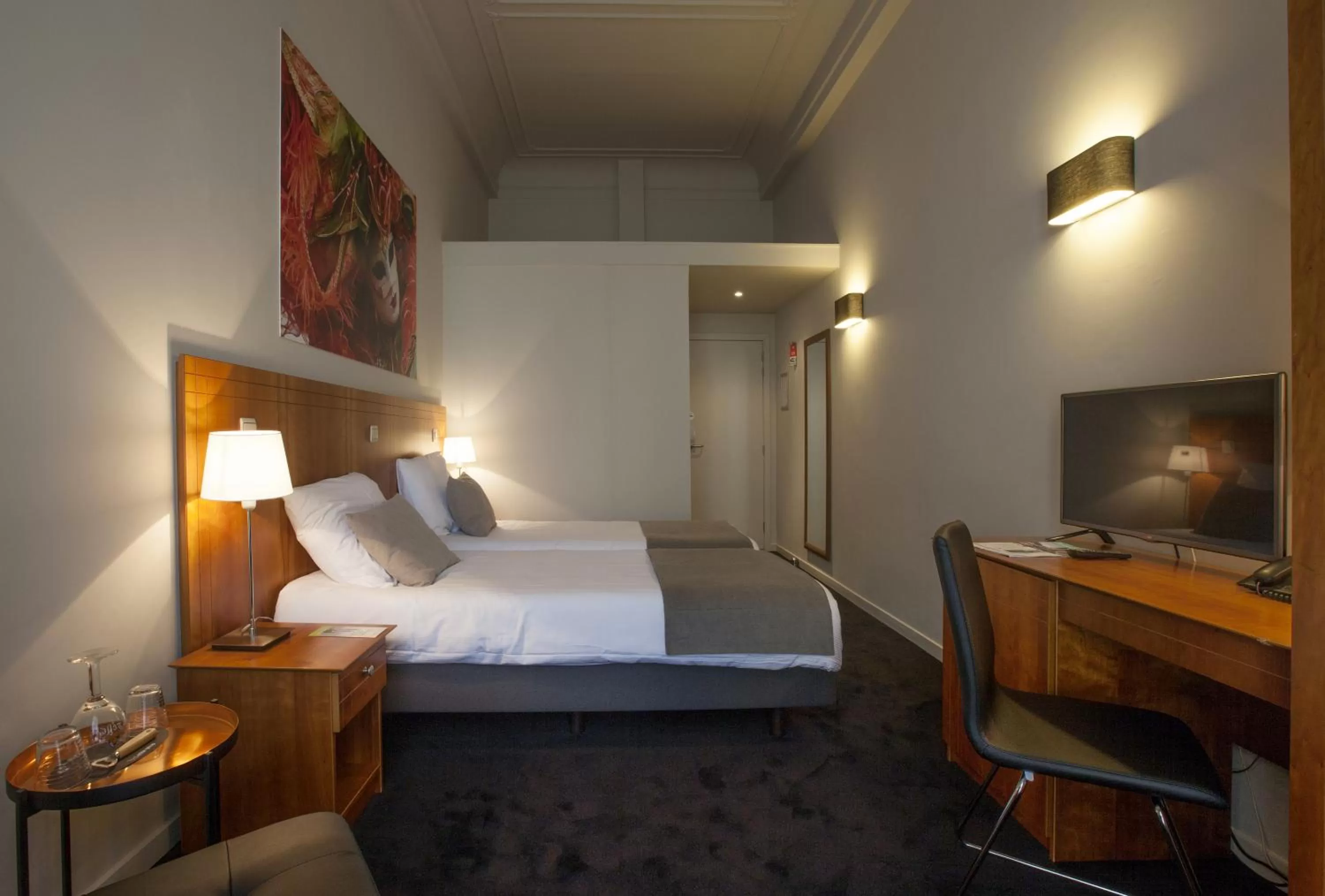 Photo of the whole room, Bed in Theater Hotel Leuven Centrum