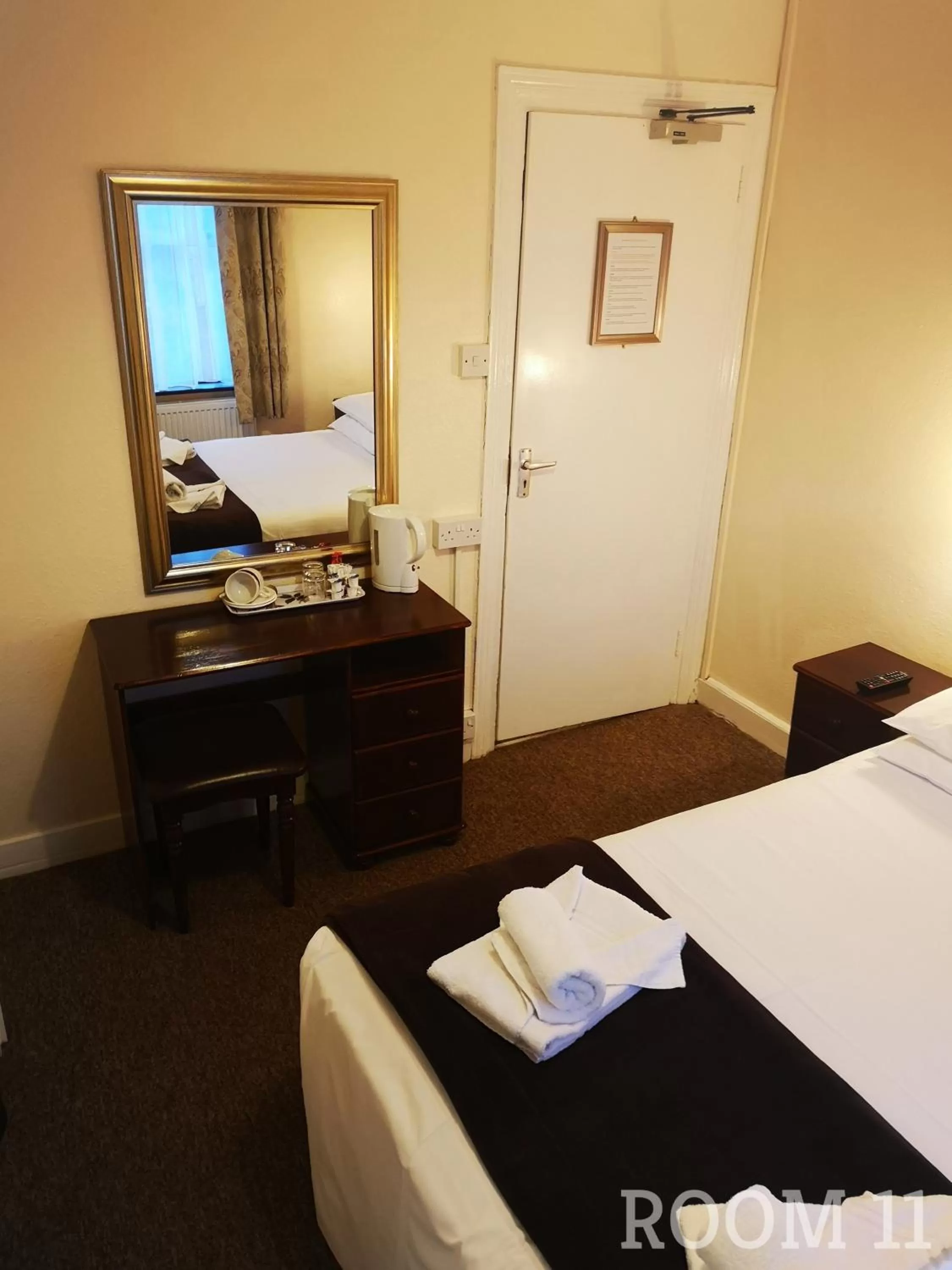 Coffee/tea facilities, Bed in Westgate Hotel