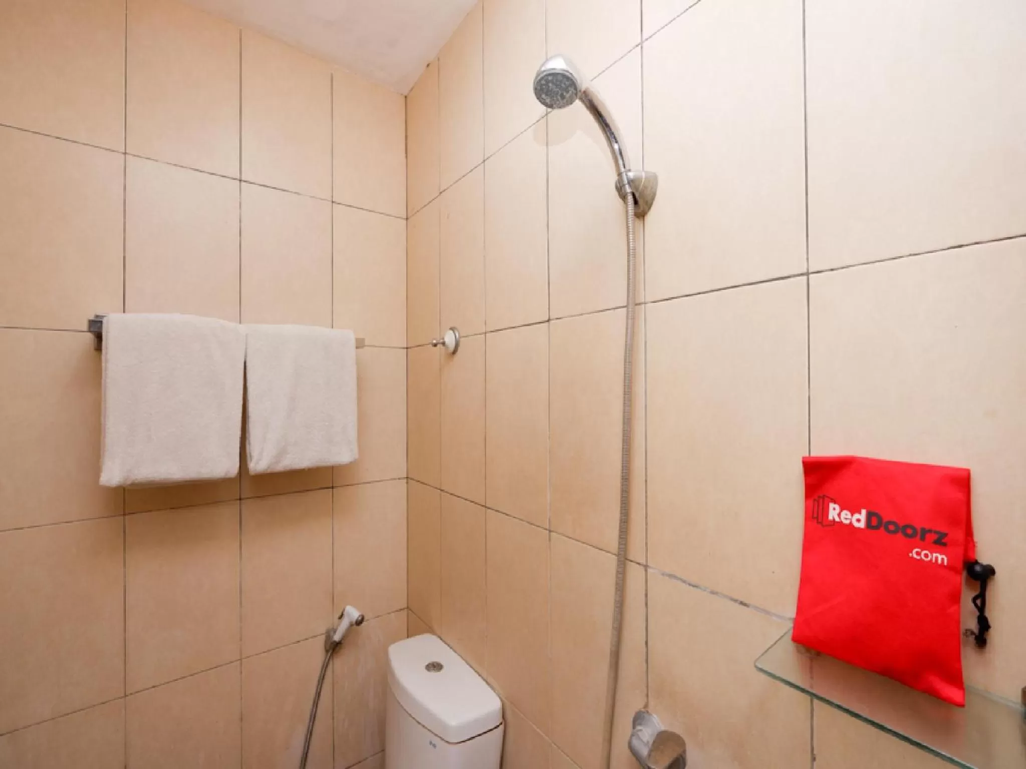 Bathroom in RedDoorz Plus @ Singosari Raya