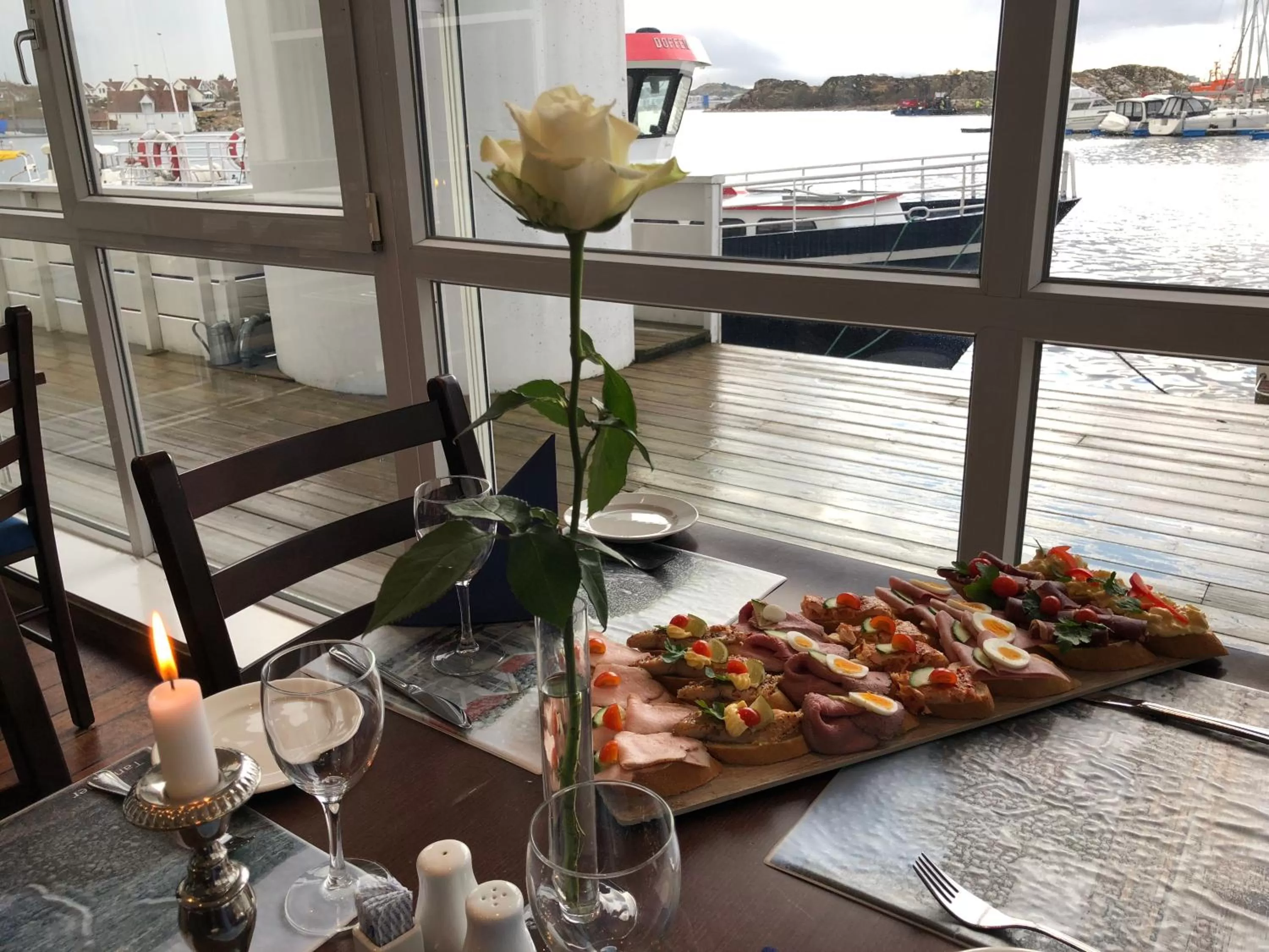 Buffet breakfast in Hummeren Hotel