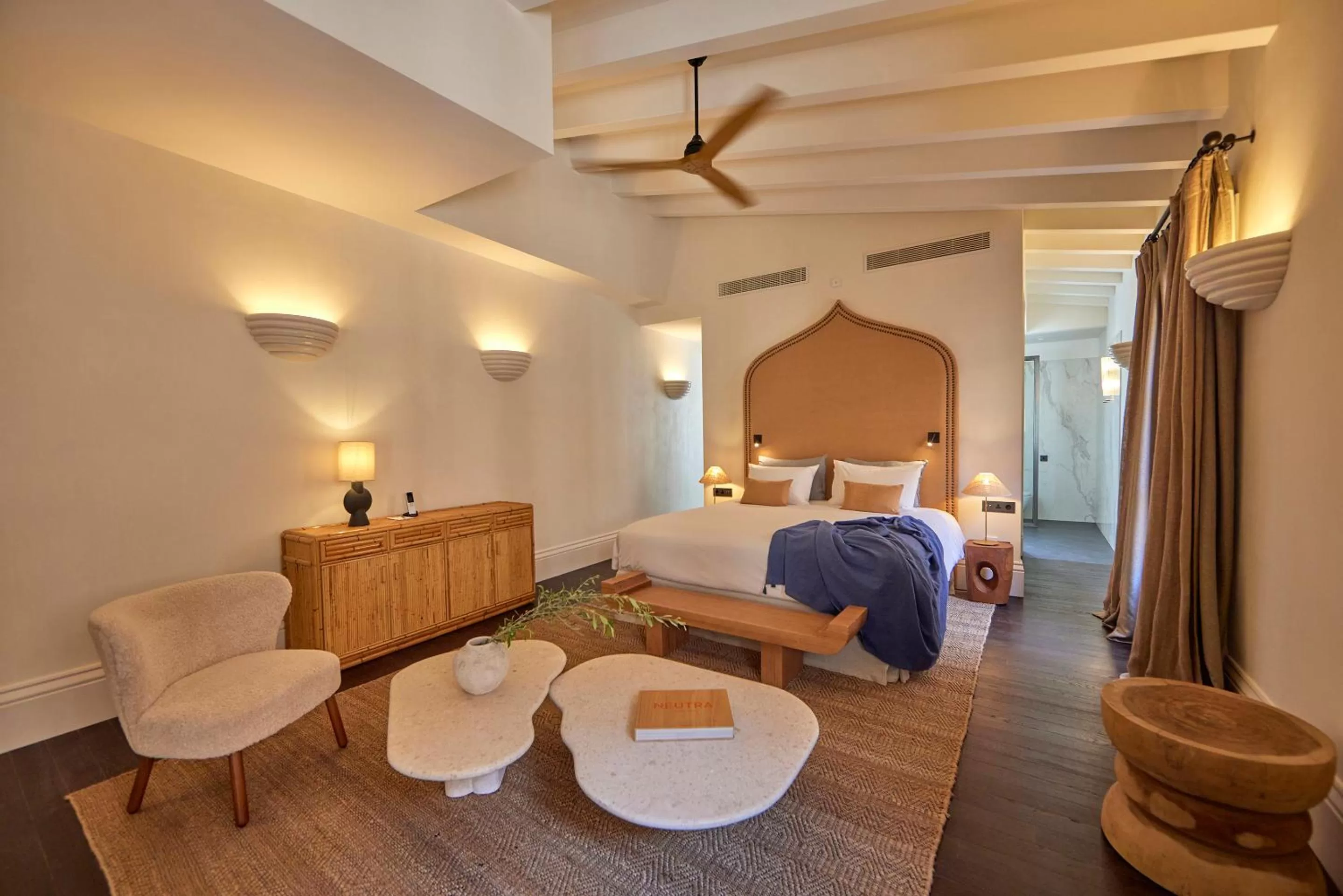 Living room, Bed in Puro Grand Hotel