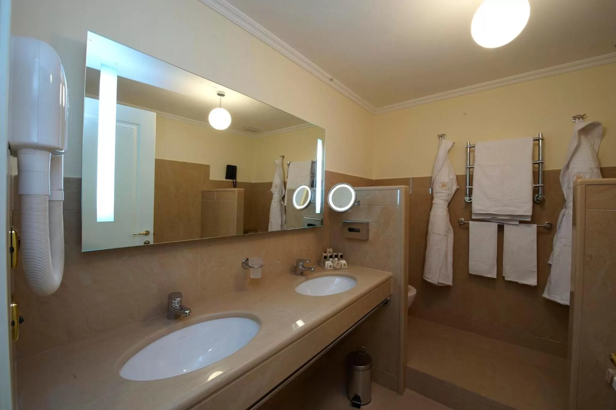 Bathroom in Grand Hotel Piazza Borsa