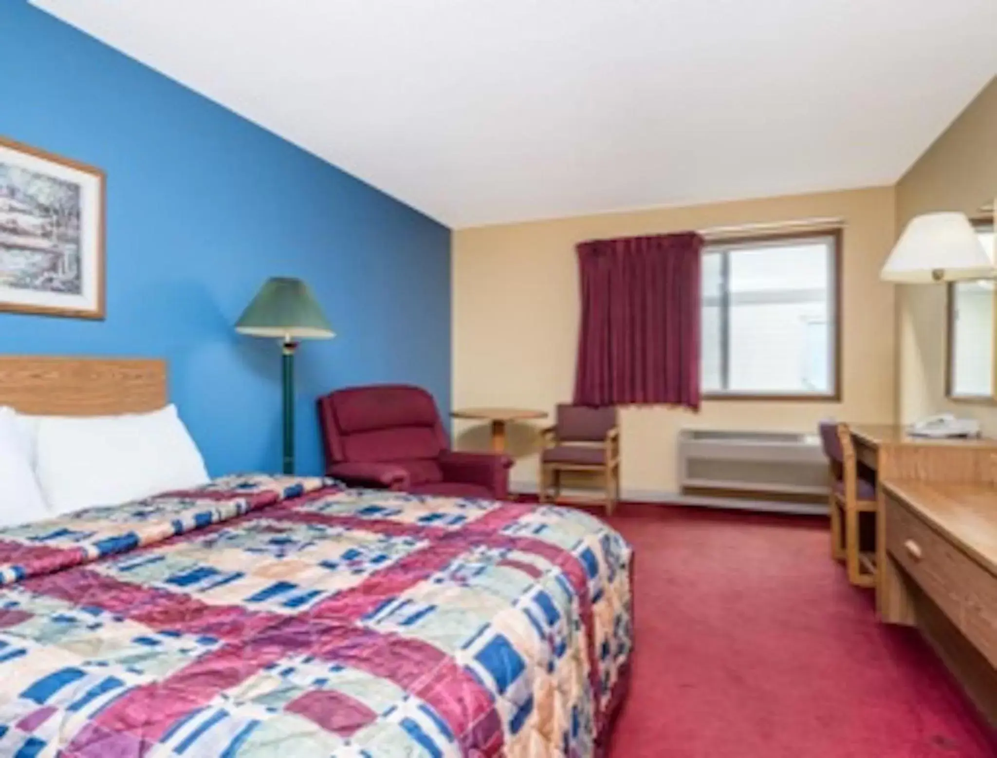 Queen Room - Disability Access/Non-Smoking in Days Inn by Wyndham West-Eau Claire Queen Room - Disability Access/Non-Smoking in Days Inn by Wyndham West-Eau Claire
