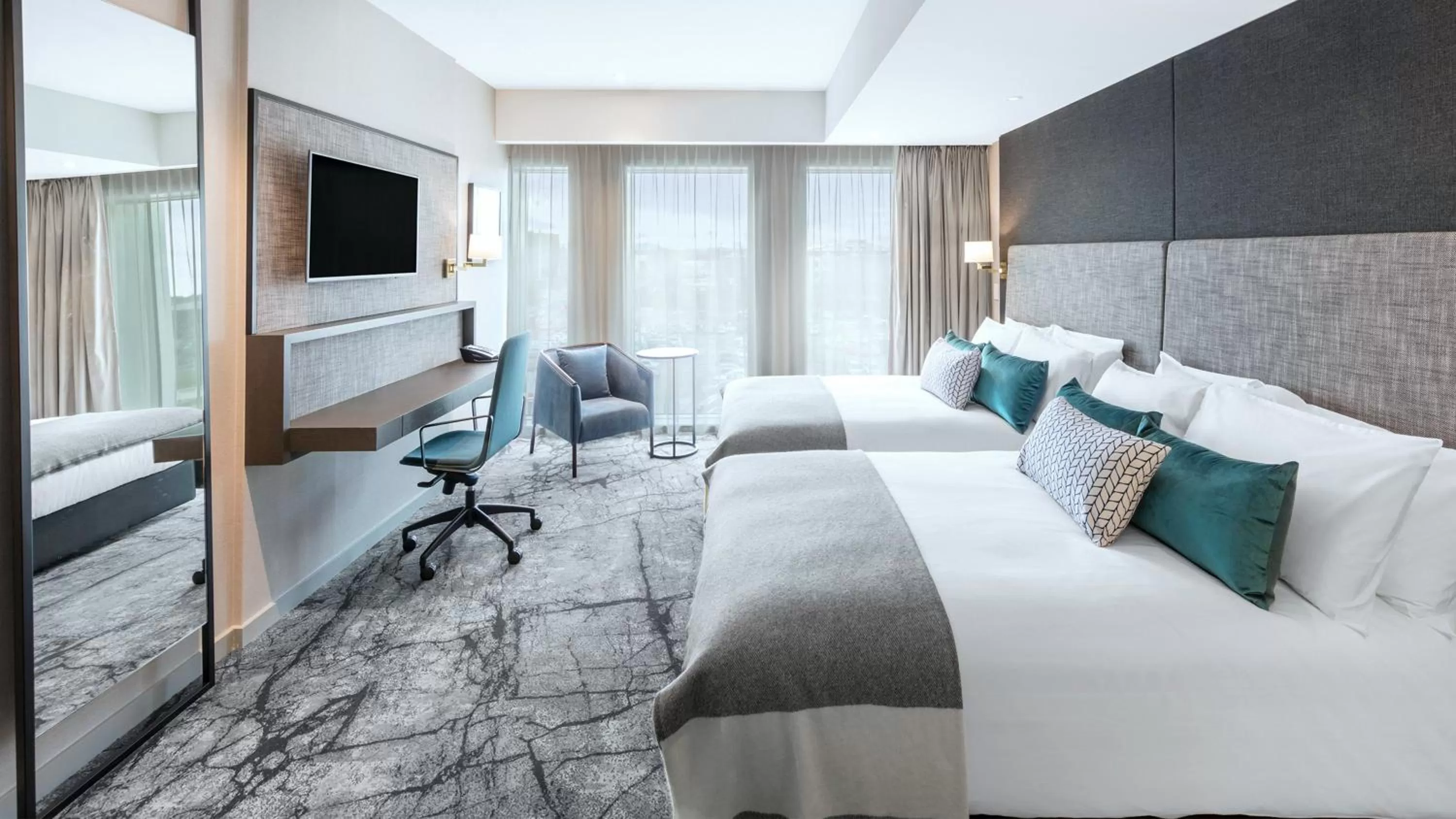 Photo of the whole room, Bed in Crowne Plaza Christchurch by IHG