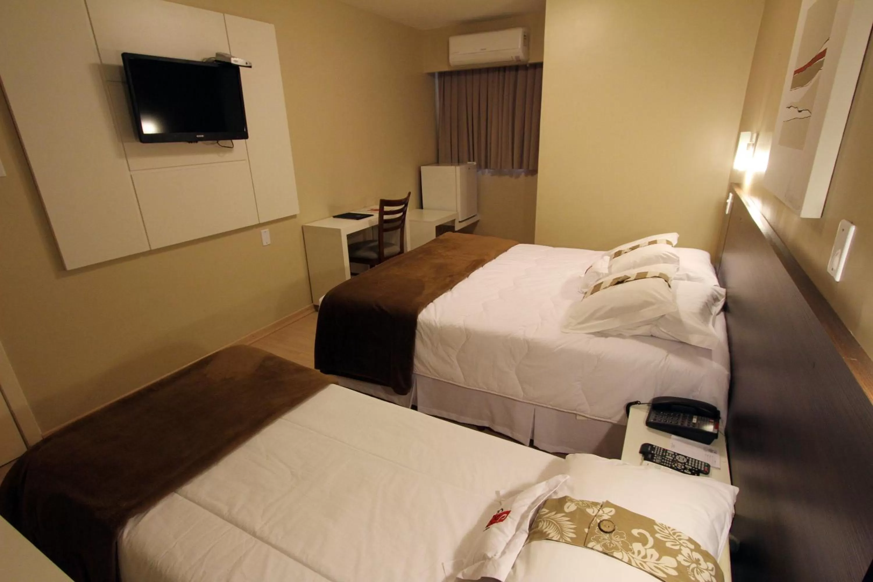 Bedroom, Bed in Hotel Curi Executive