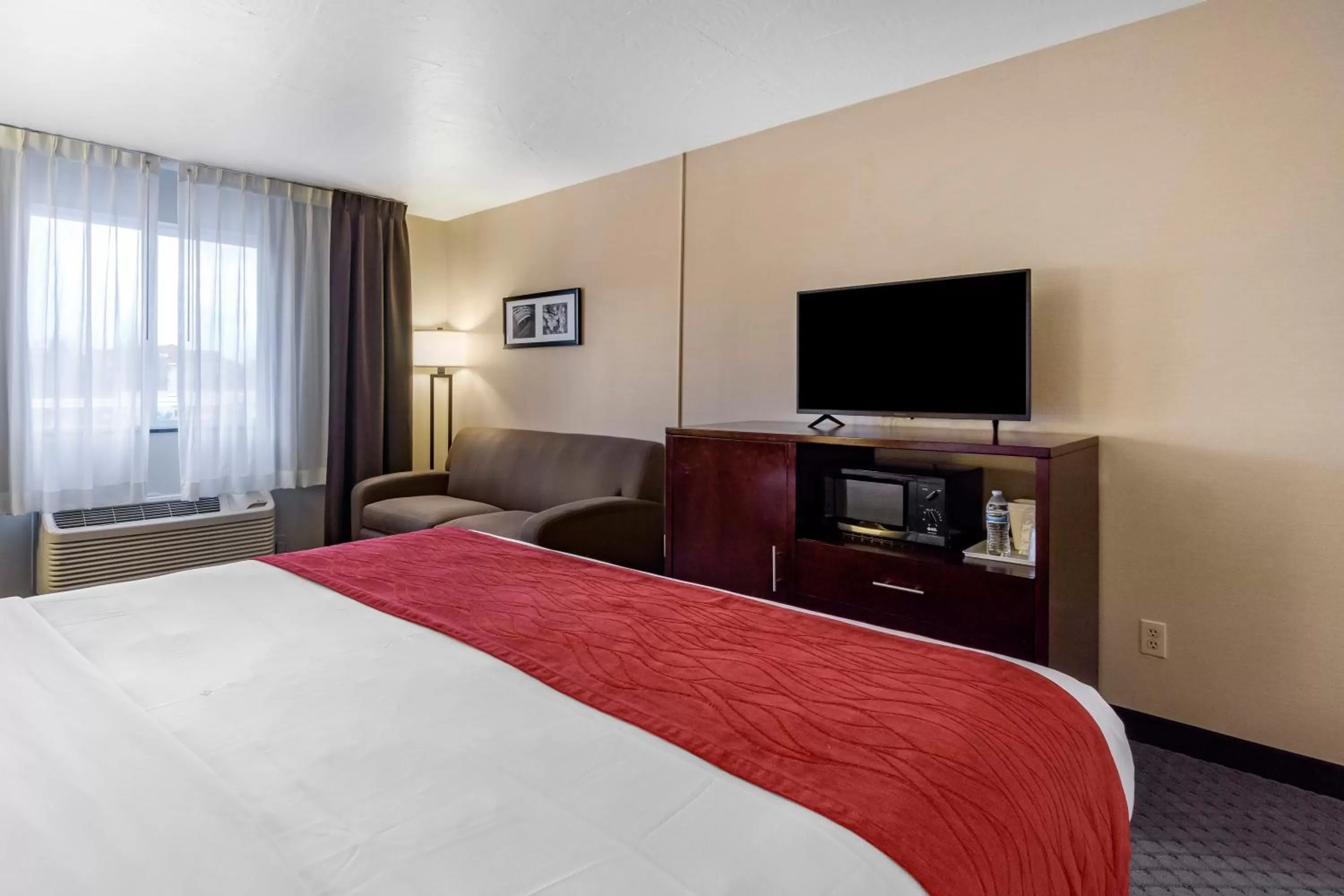 Bed in Comfort Inn Kent - Seattle