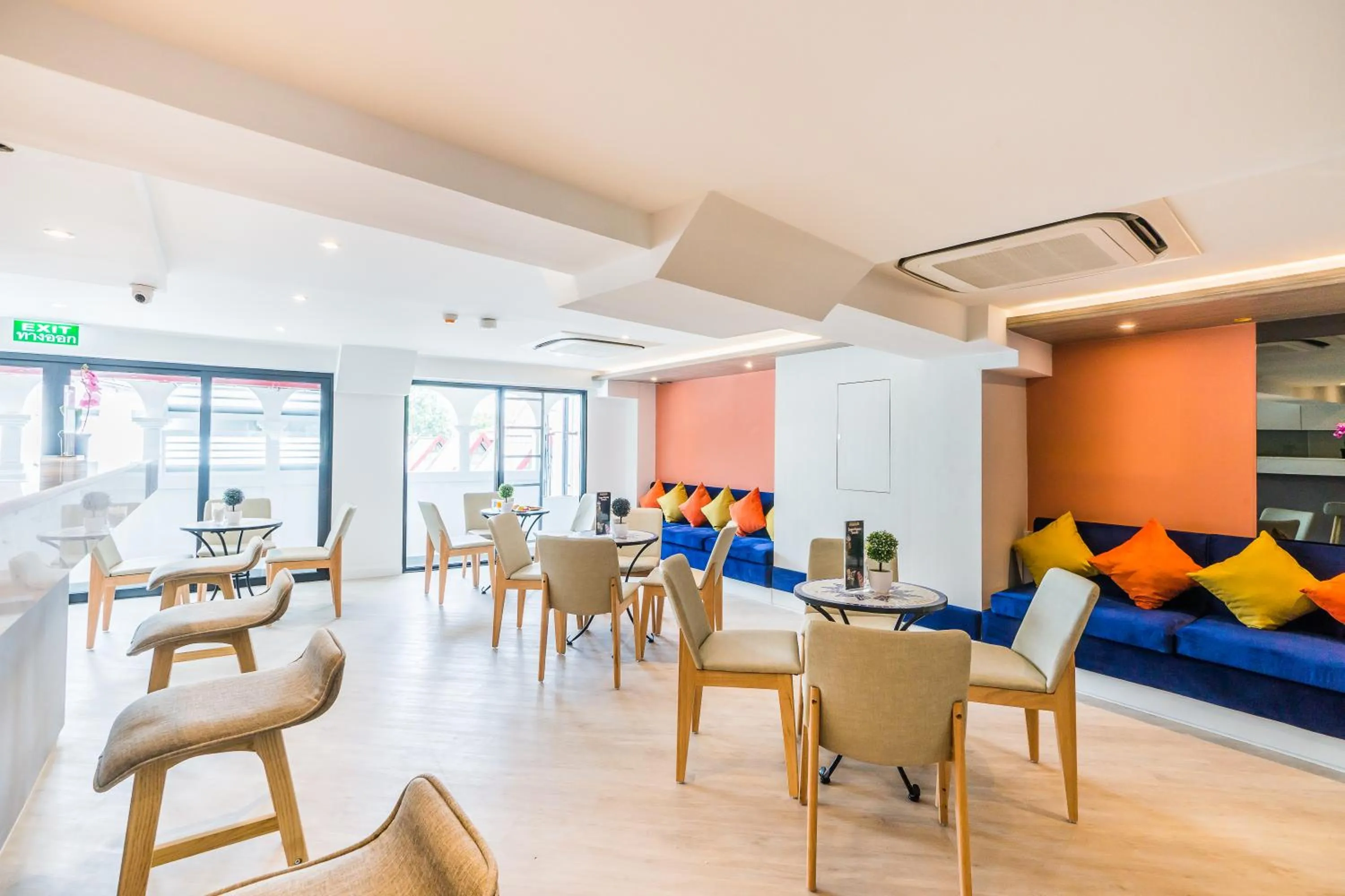 Restaurant/places to eat in Lucky House Khaosan