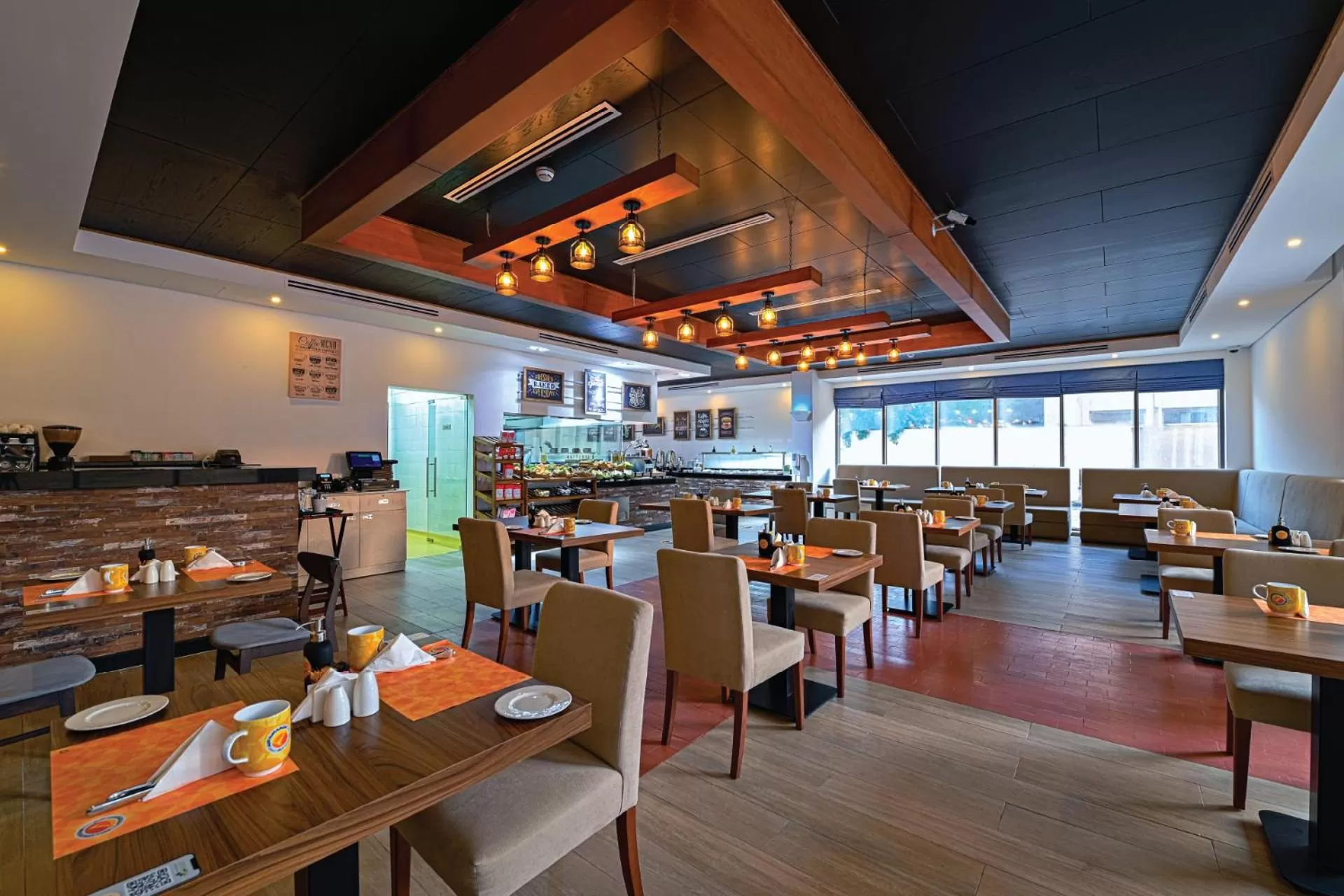 Restaurant/places to eat in TIME Asma Hotel