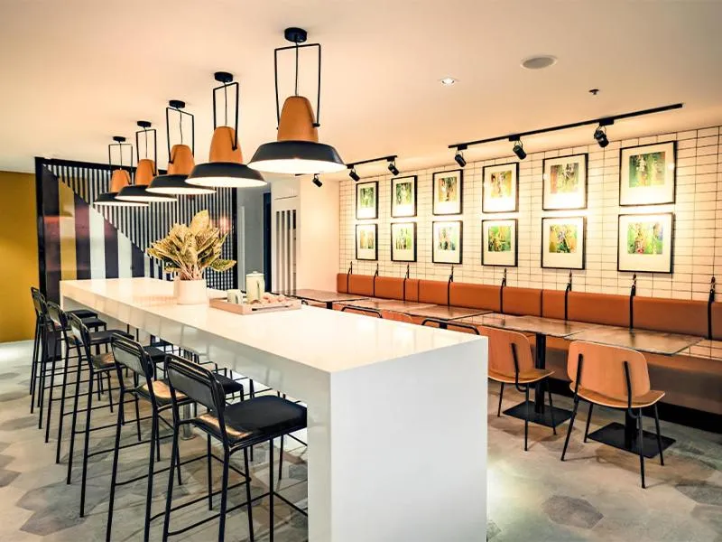 Restaurant/places to eat in Avior Hotel