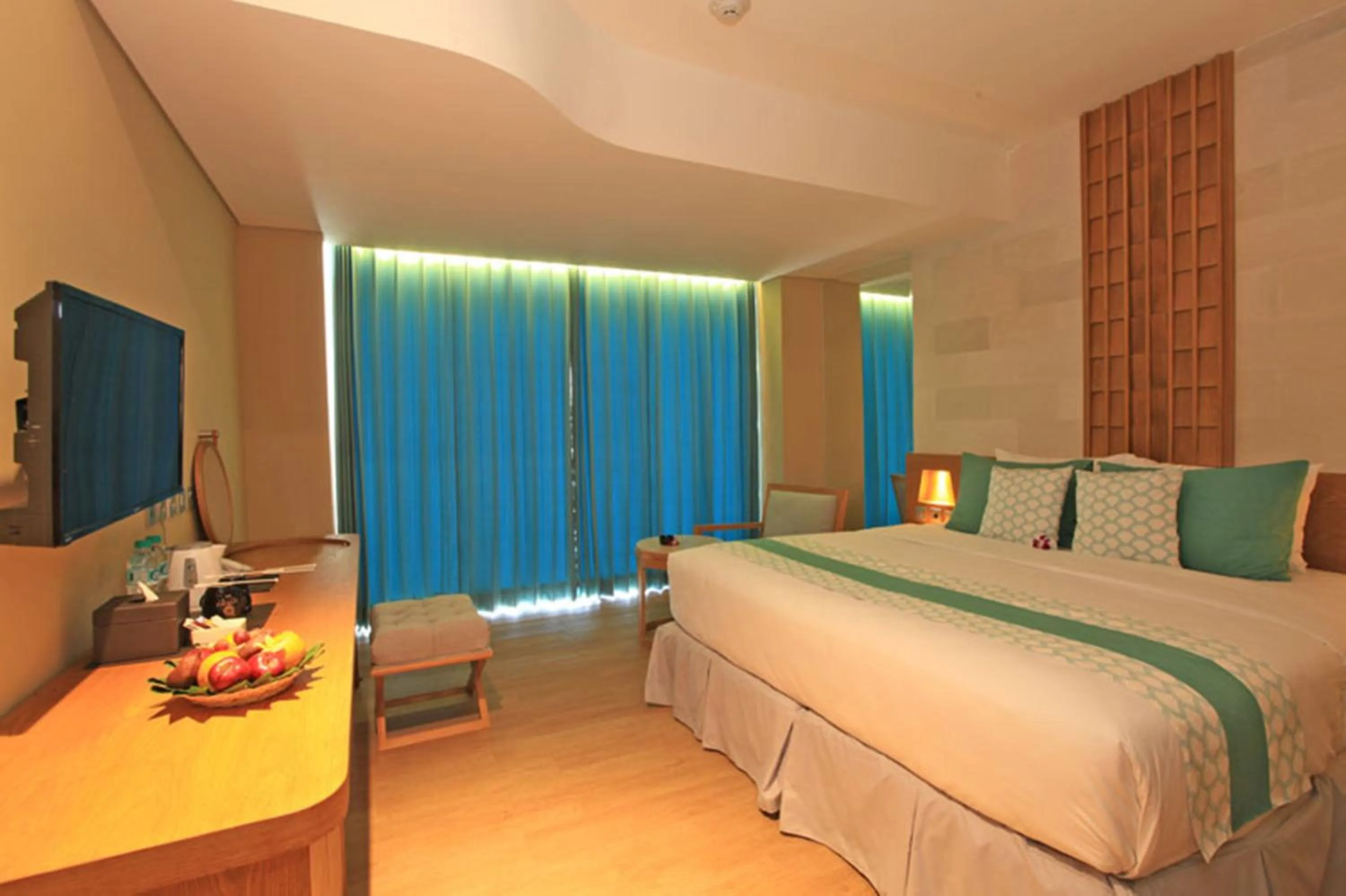 Photo of the whole room, Bed in Bedrock Hotel Kuta