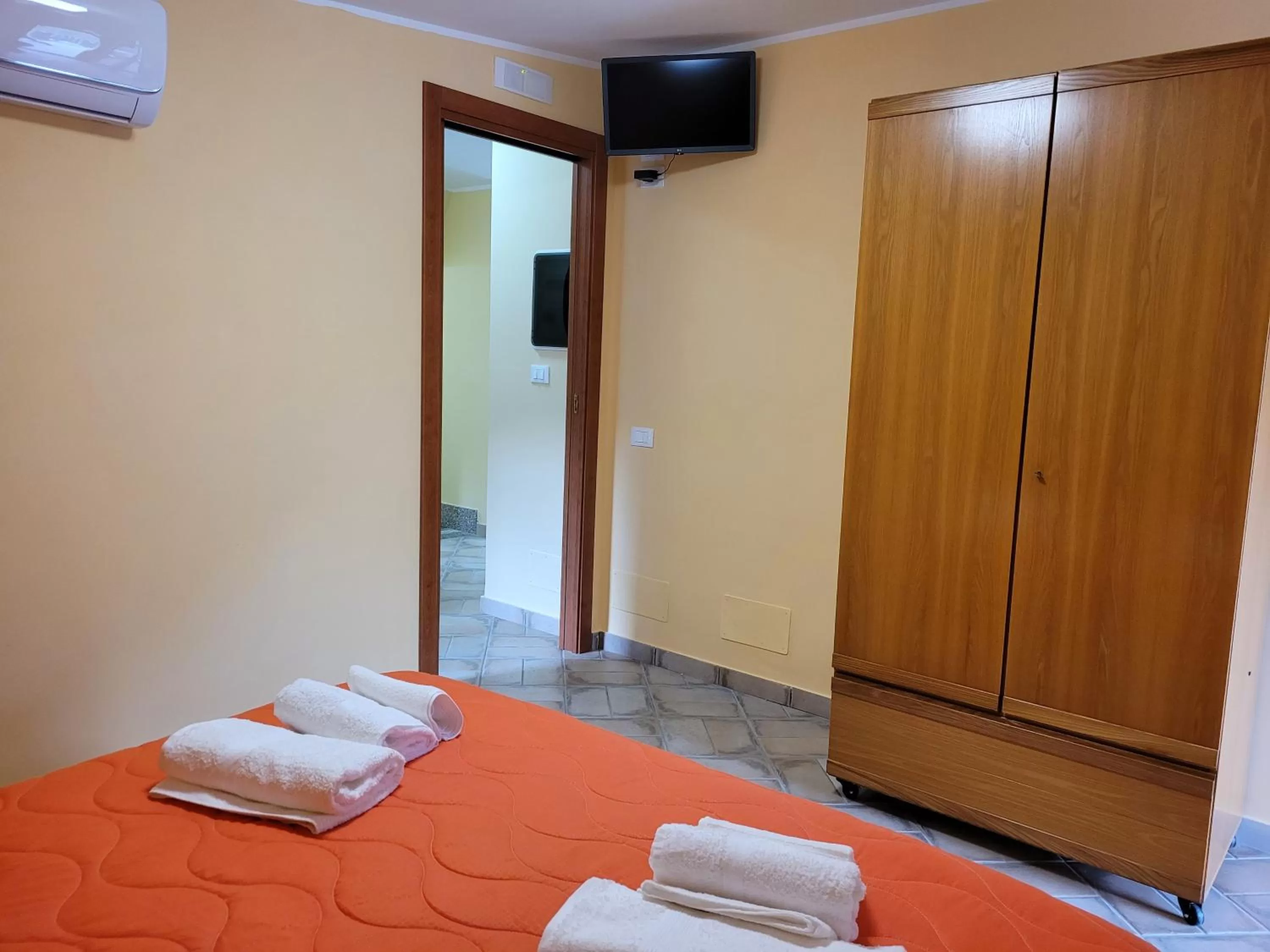 Alloggio turistico Magnifico Alessandro Valle Bernardo 04025 Lenola nei pressi di Fondi LT