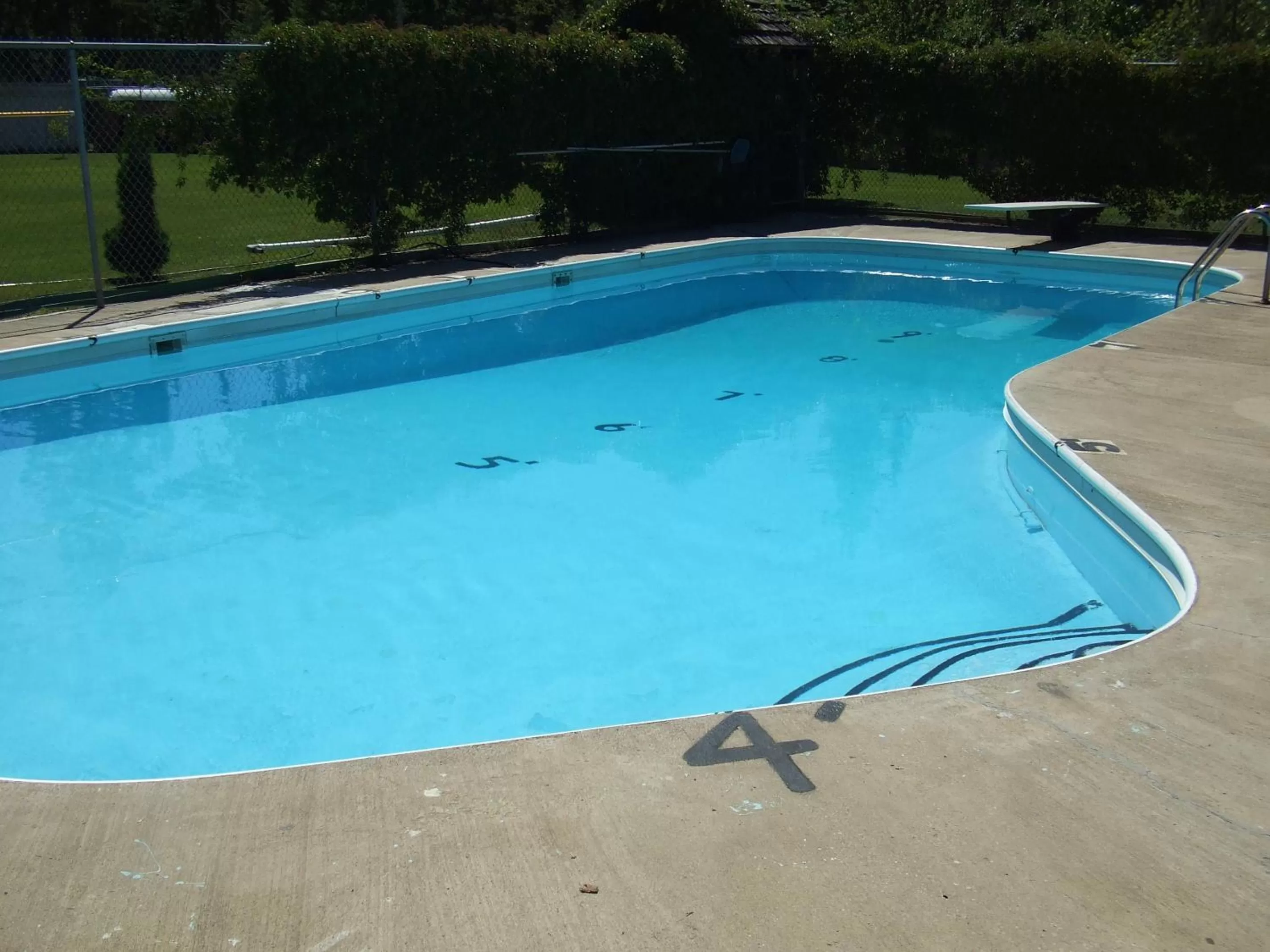 Swimming pool in Mary's Motel