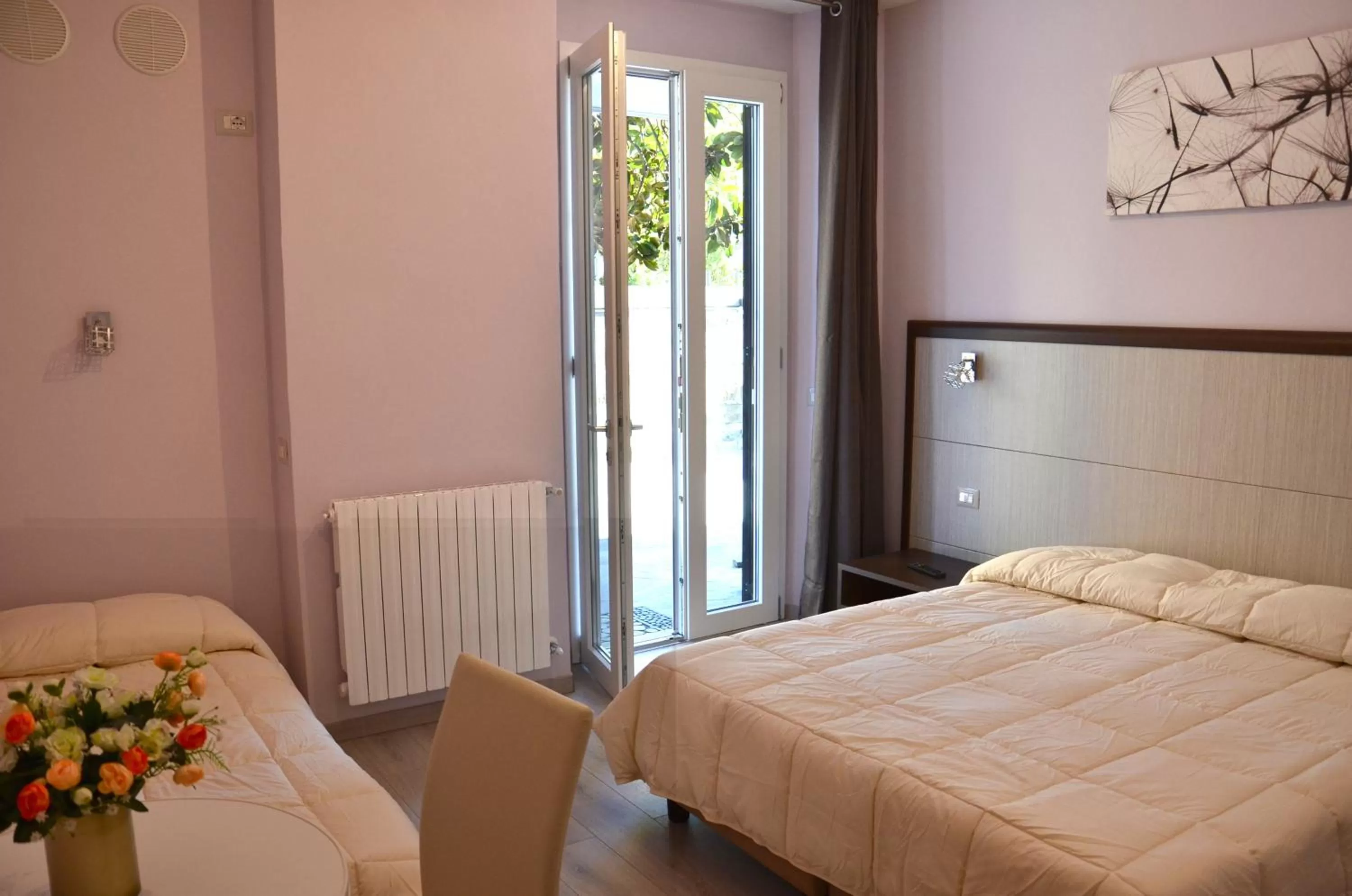 Photo of the whole room, Bed in Florence Stadium B&B