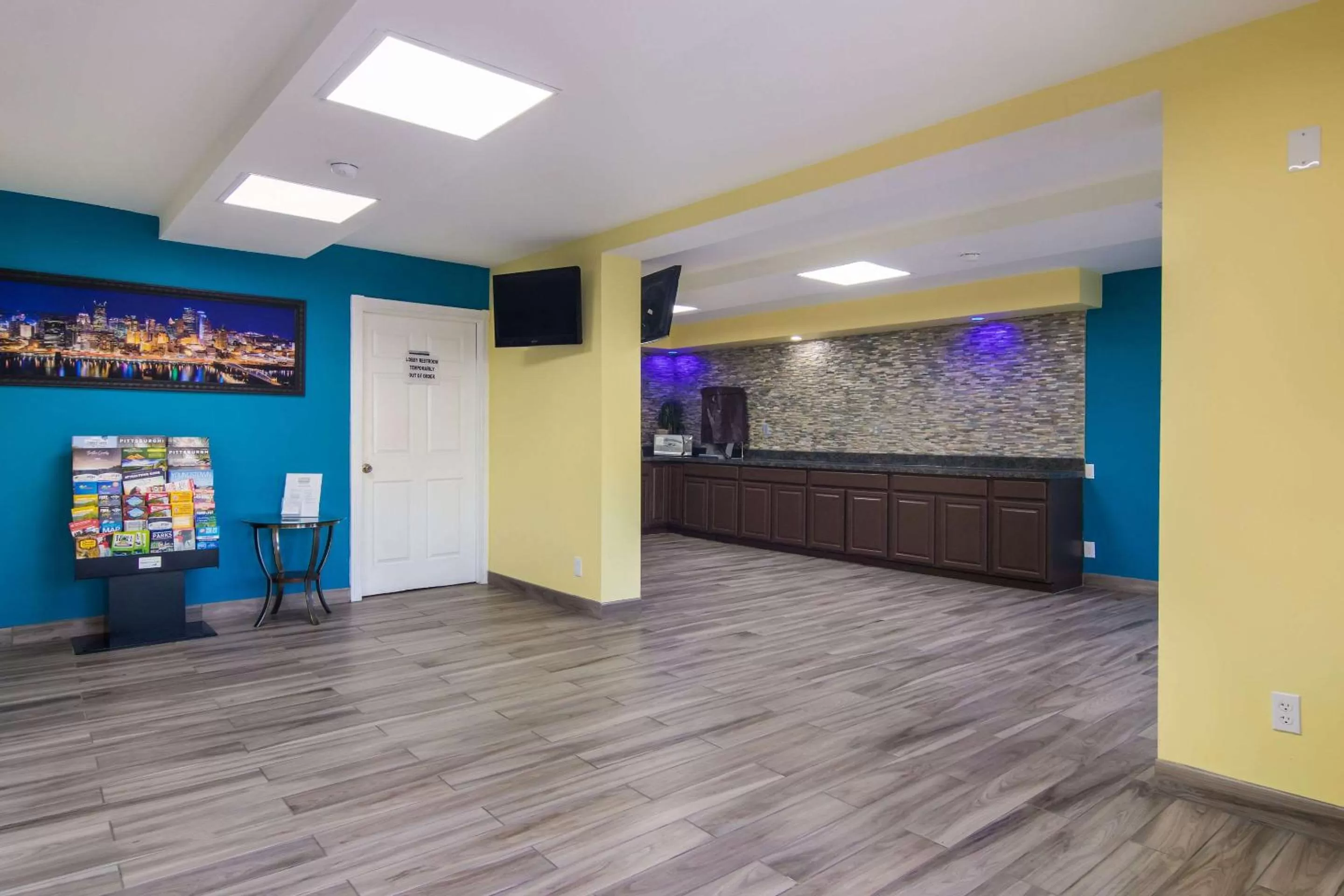 Lobby or reception in Rodeway Inn & Suites Monroeville-Pittsburgh