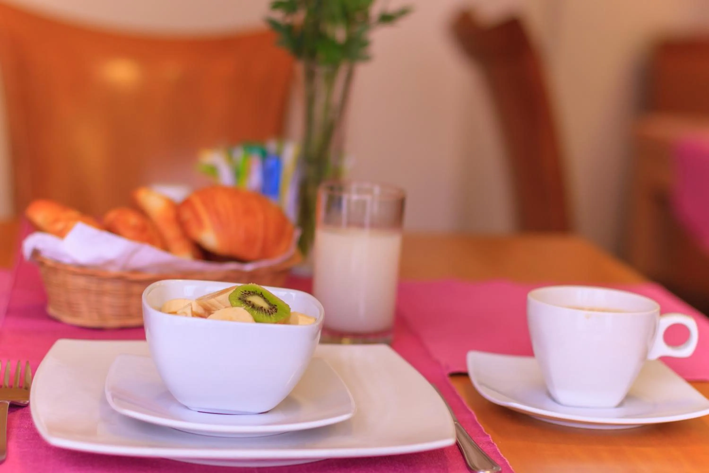 Restaurant/places to eat in Hotel Casa Deco