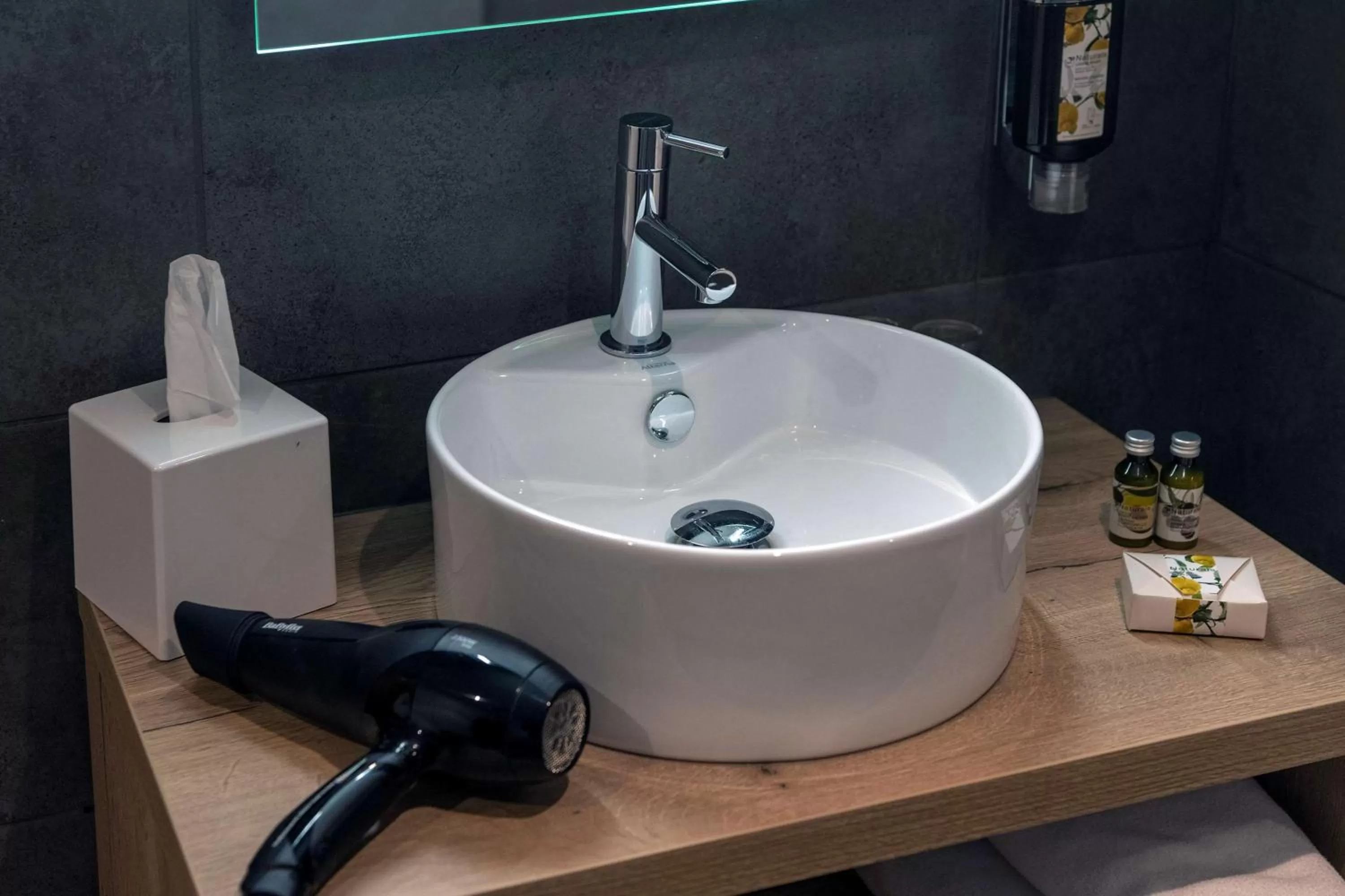 Photo of the whole room in Hotel KLE, BW Signature Collection