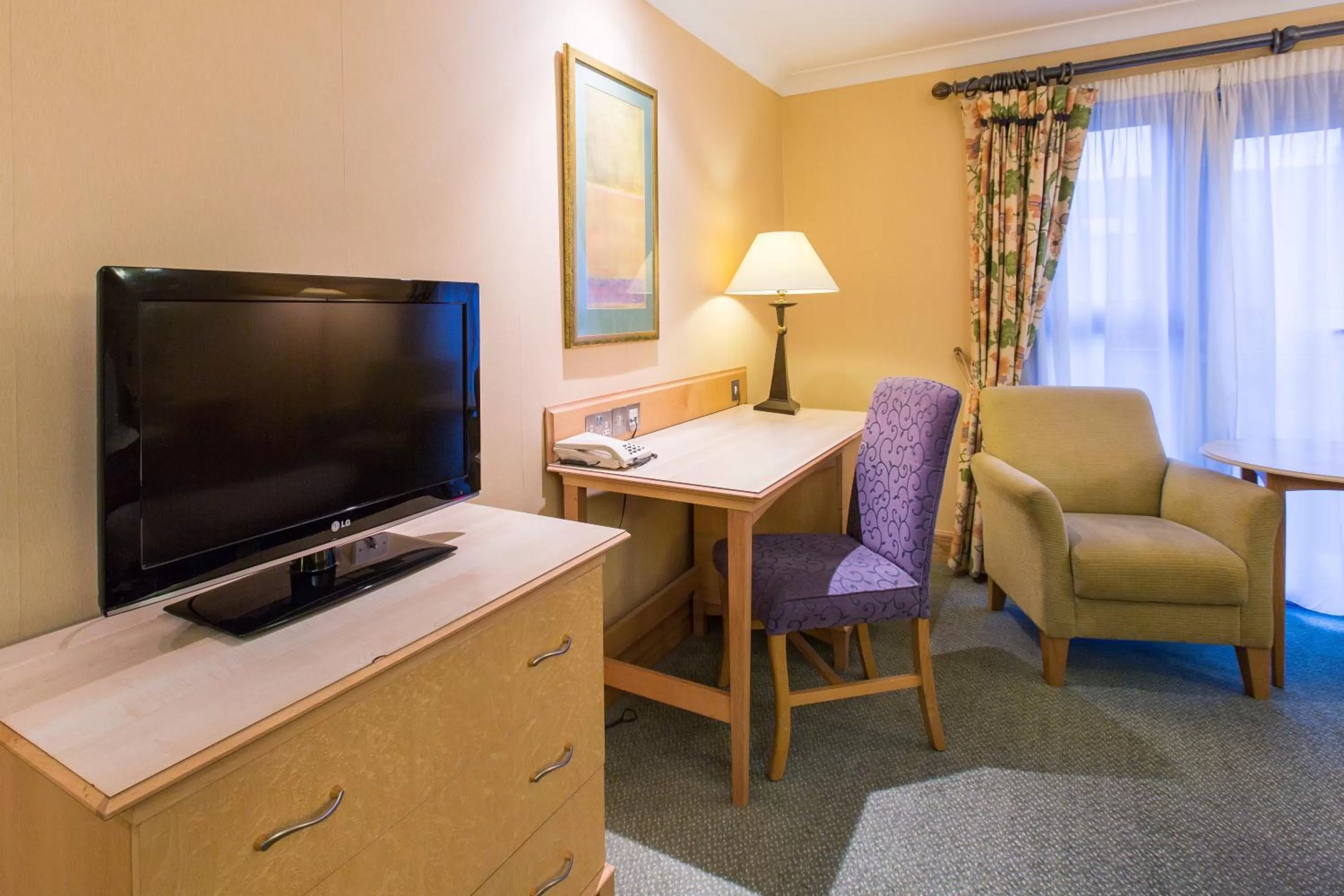 Standard Twin Room in Hellidon Lakes Hotel