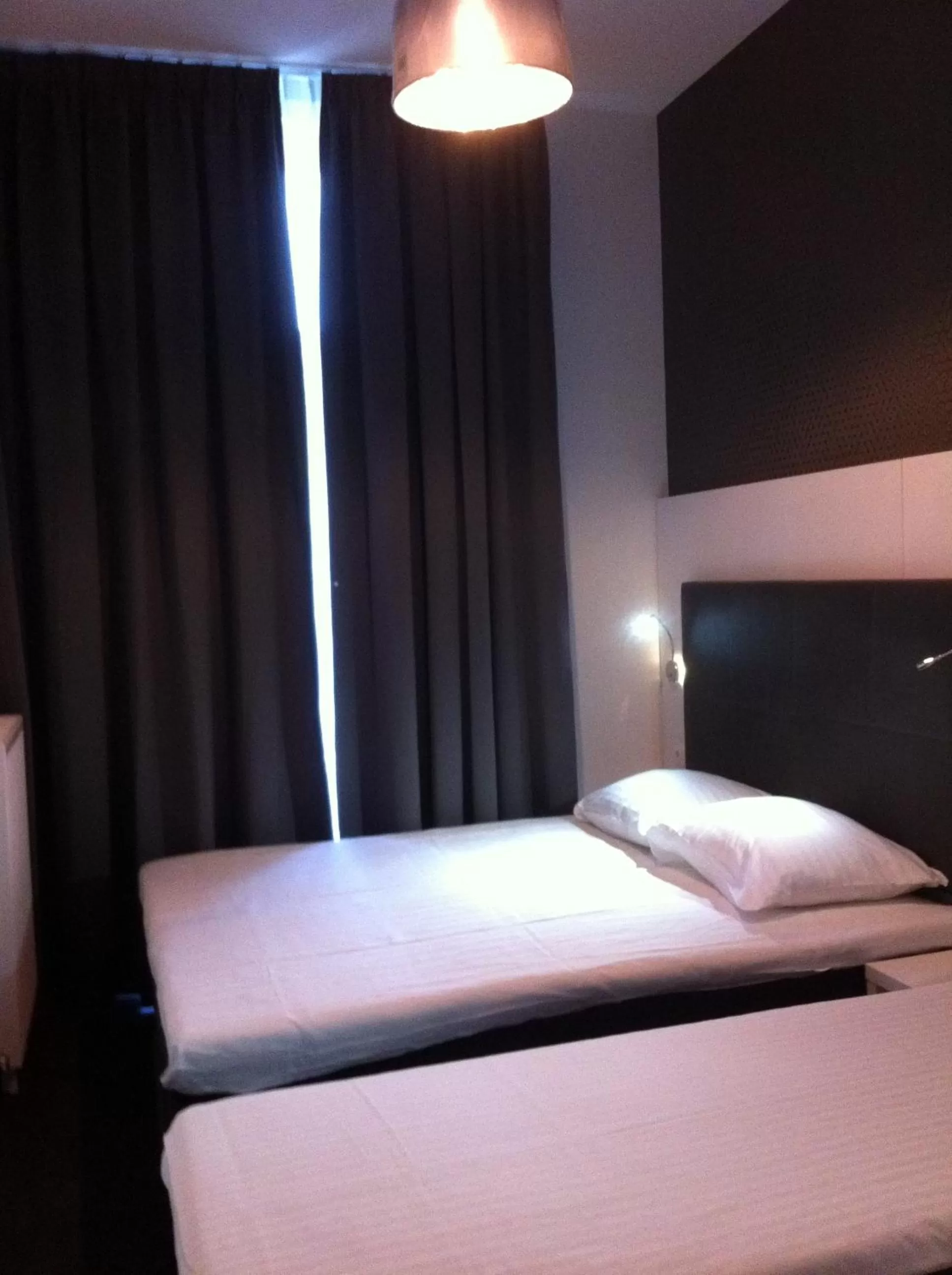 Bed in Hotel Vossius Vondelpark