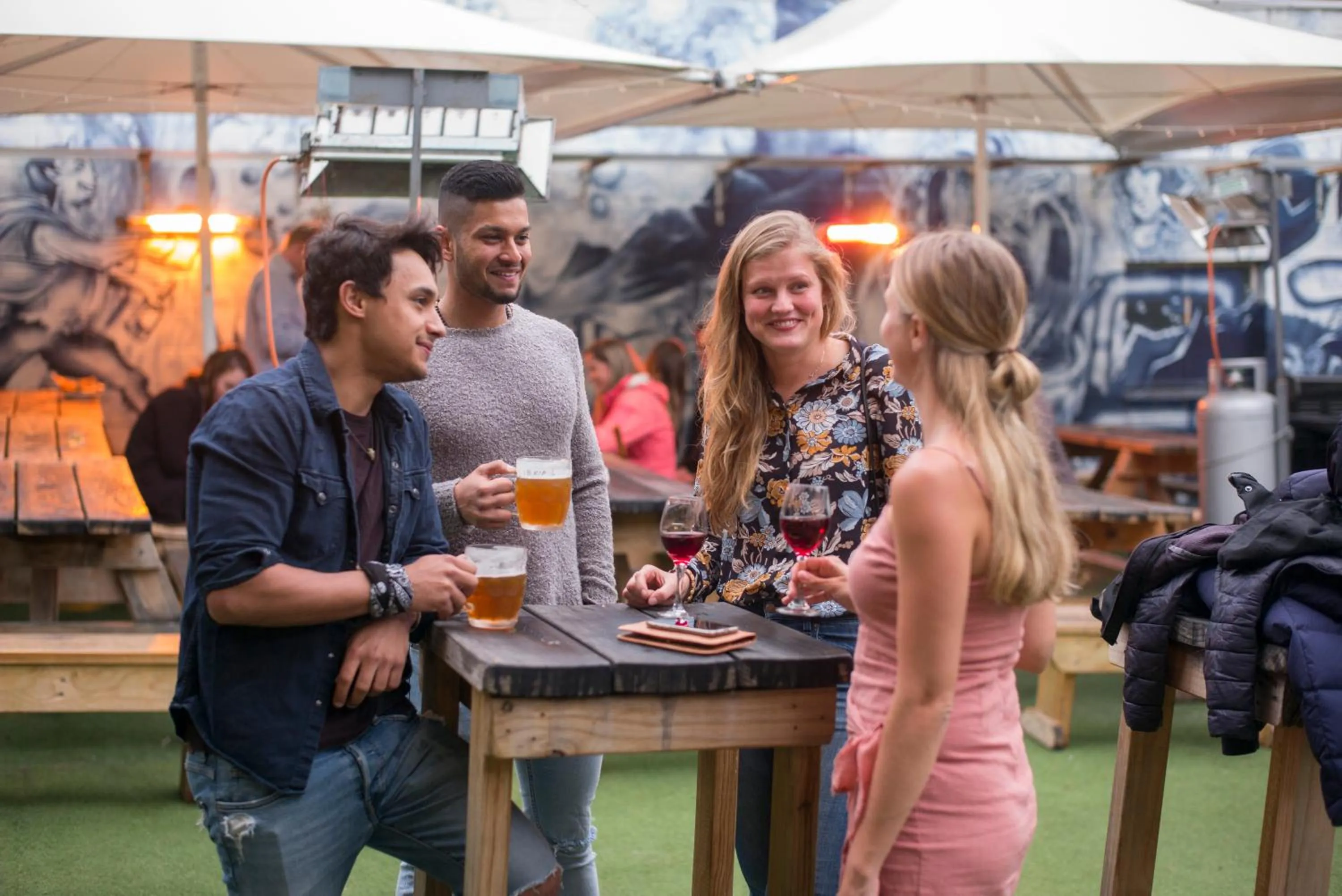 Restaurant/places to eat in YHA Hobart Central