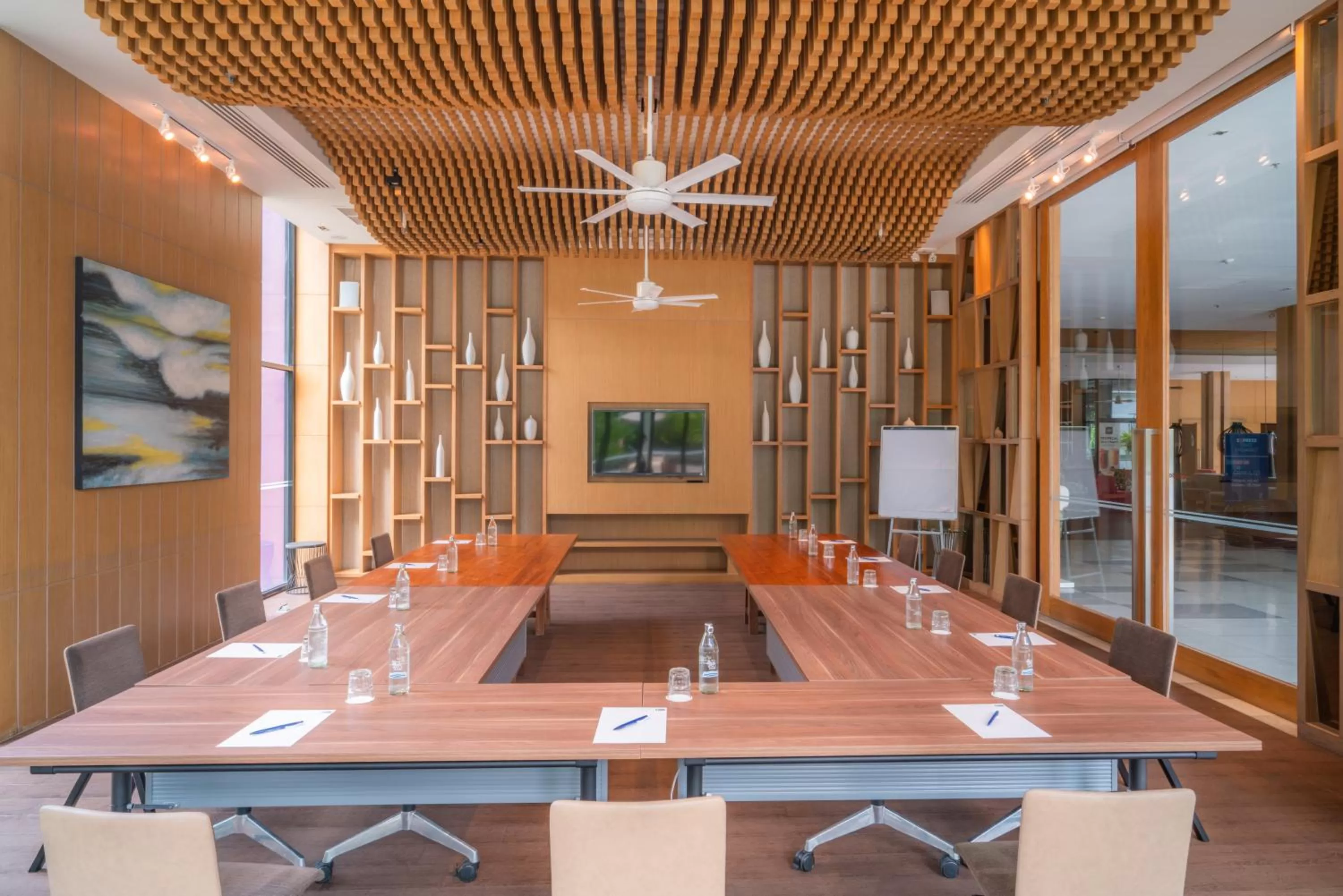 Meeting/conference room in Holiday Inn Express Phuket Patong Beach Central by IHG