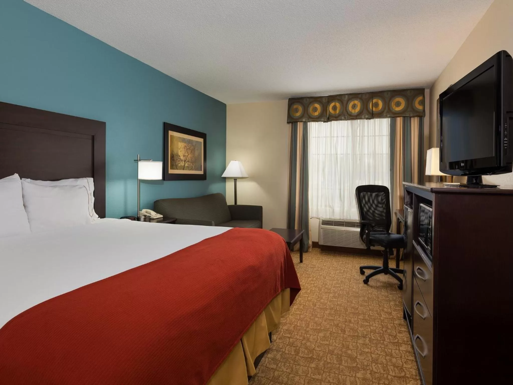 Restaurant/places to eat, Bed in Holiday Inn Express Winston-Salem by IHG