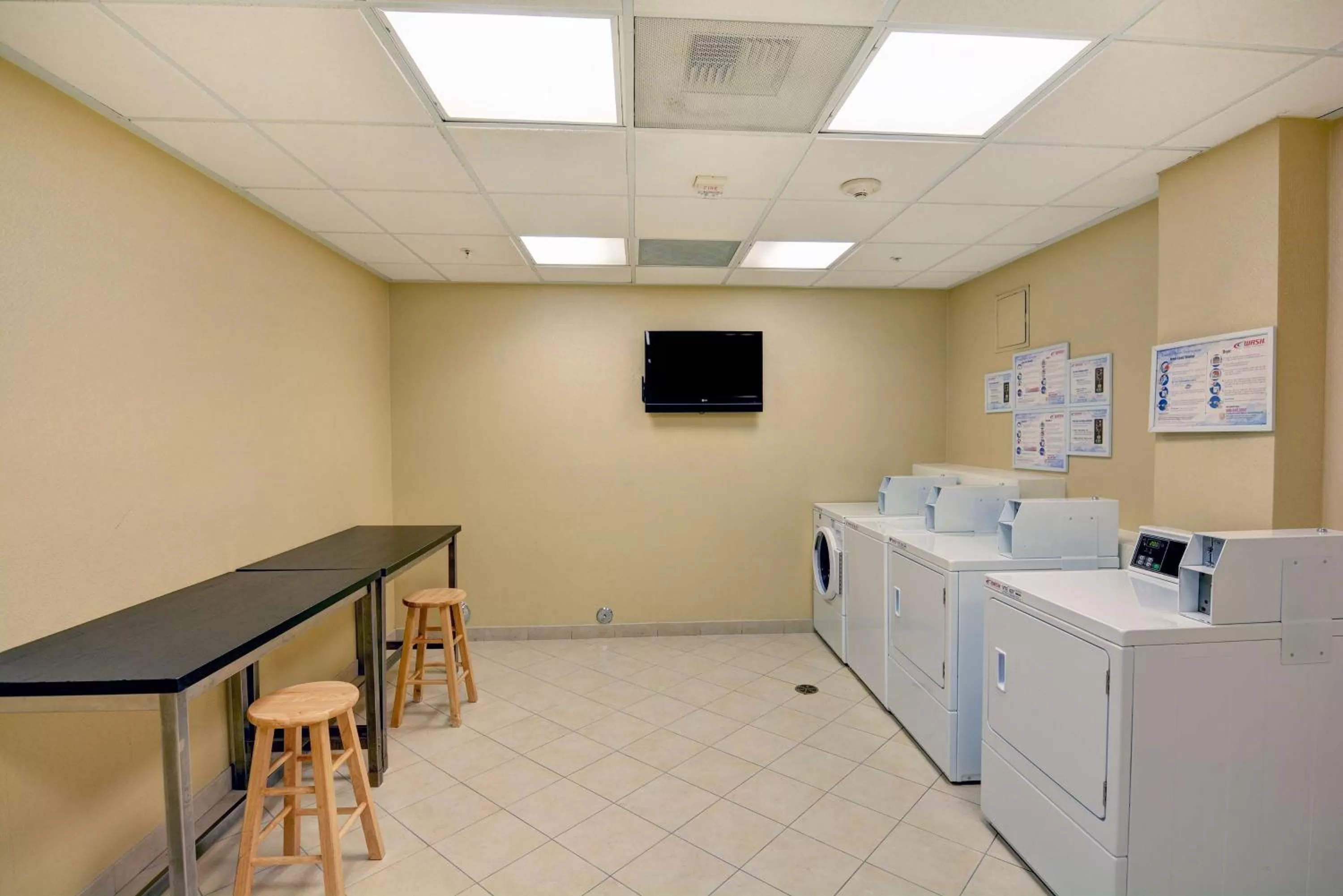 Property building in Embassy Suites Valencia